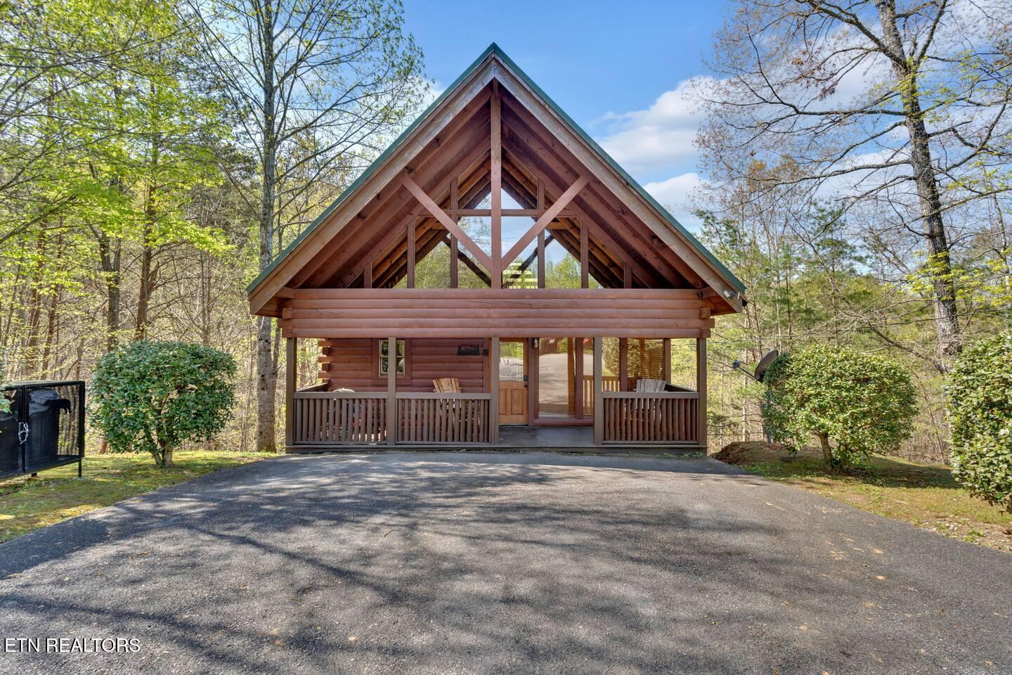 Bear Country Hideaway Real Estate Listings Main Image
