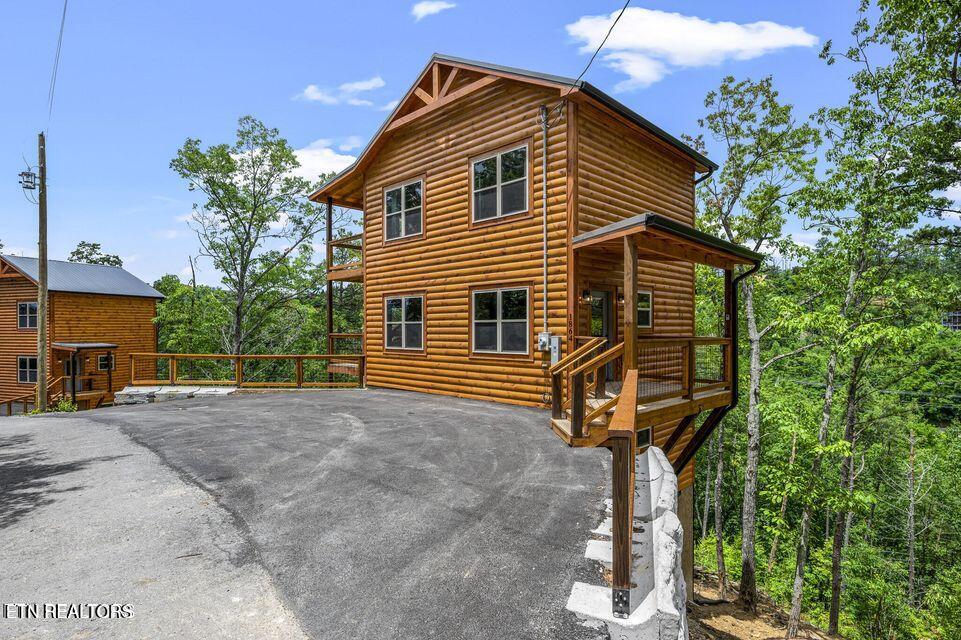 1864 Blue Tick Way Property Photo