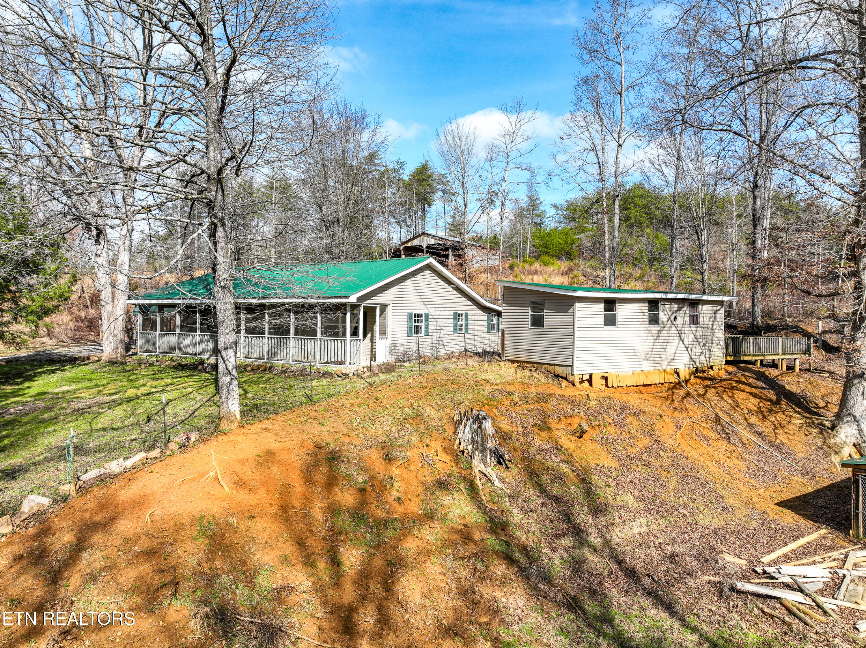 2896 Fairview Rd Property Photo