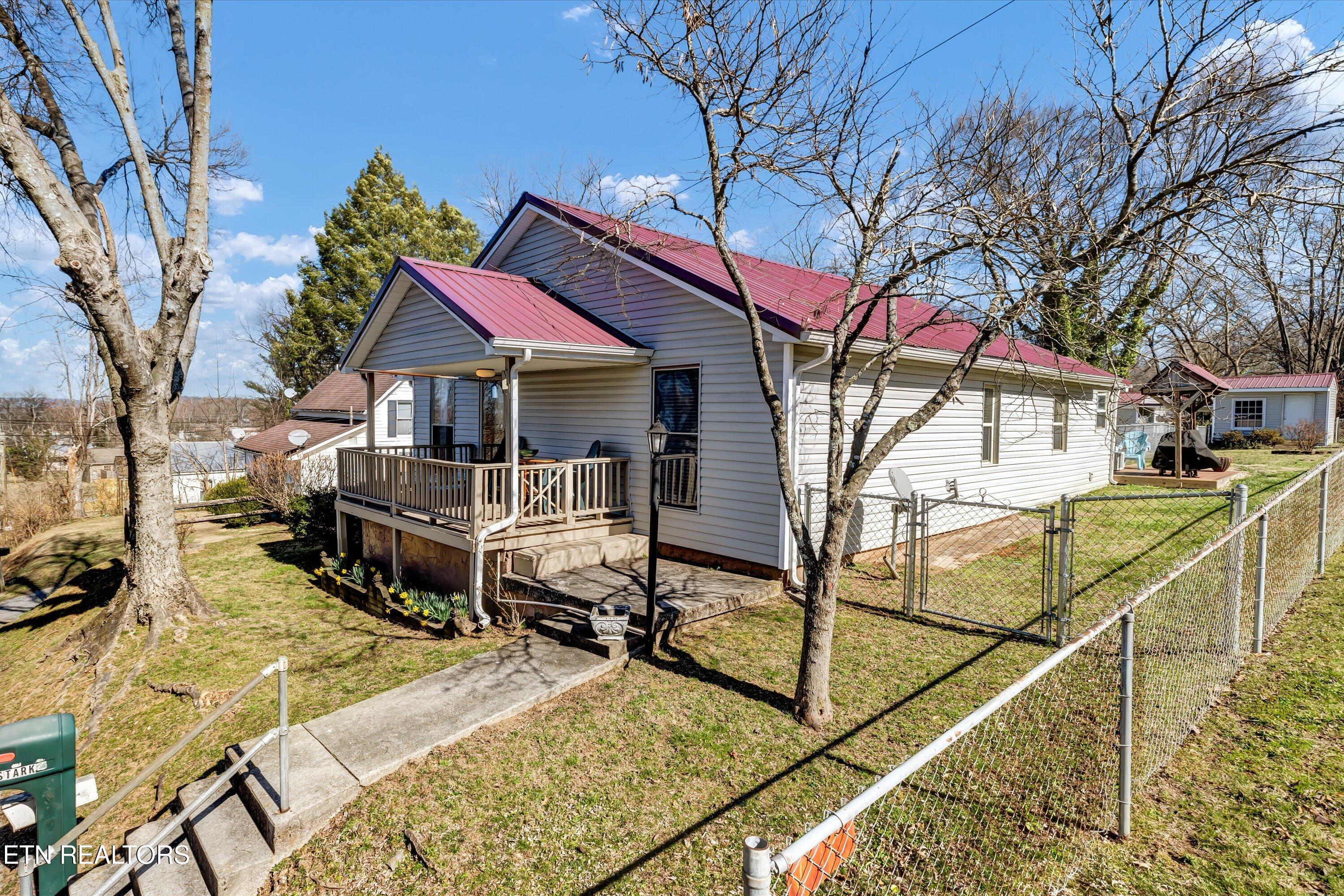 1242 Jefferson Ave Property Photo