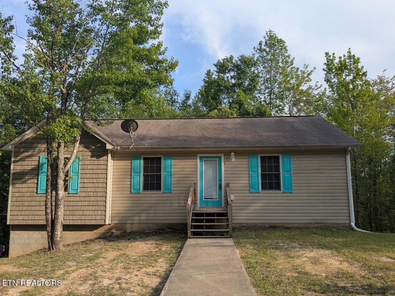 255 Oxford Drive Property Photo