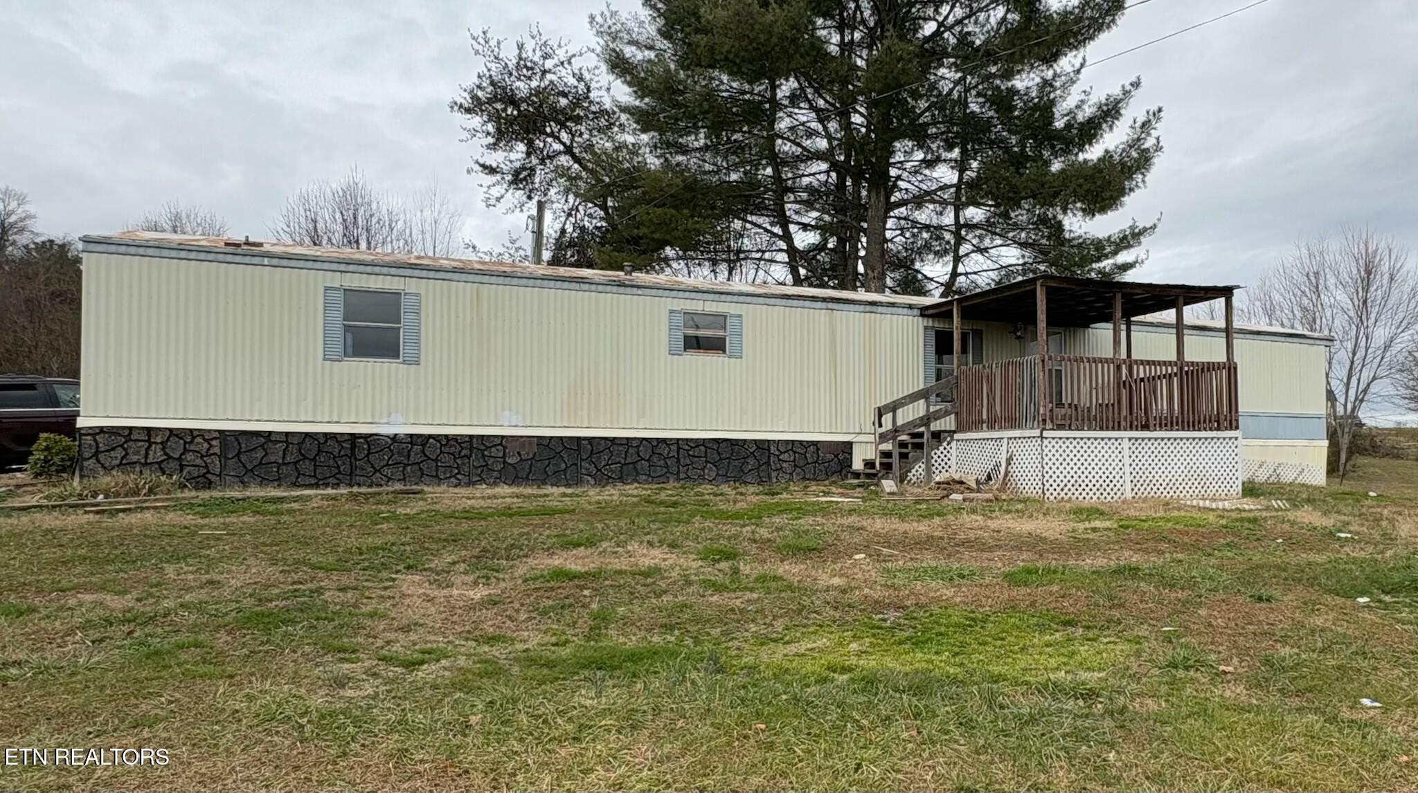 1055 Anderson Loop Property Photo