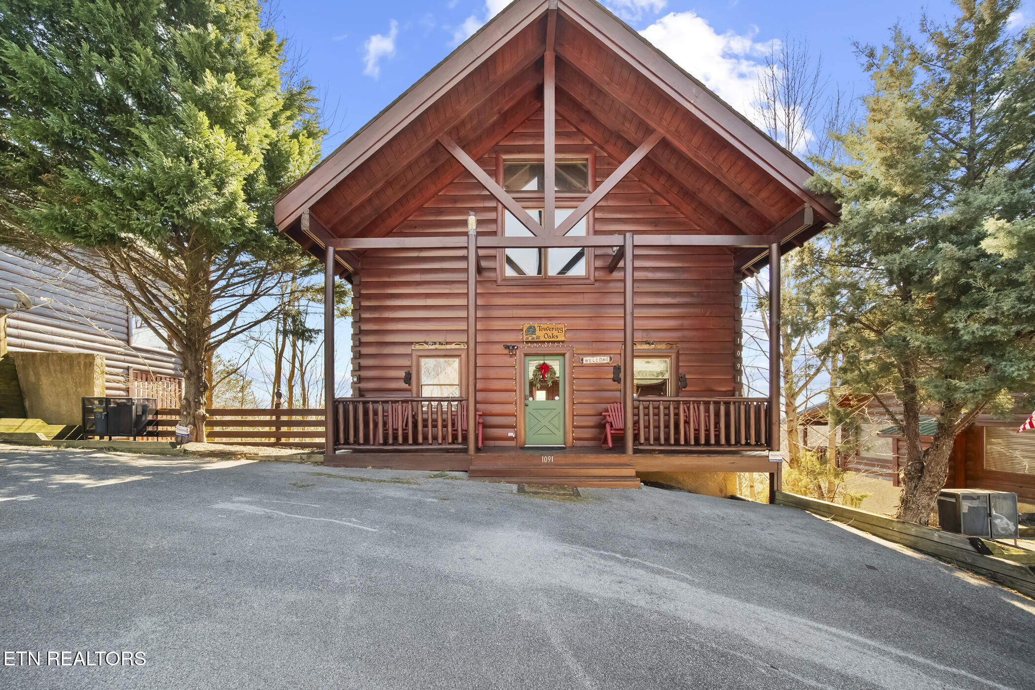 1091 Towering Oaks Drive Property Photo