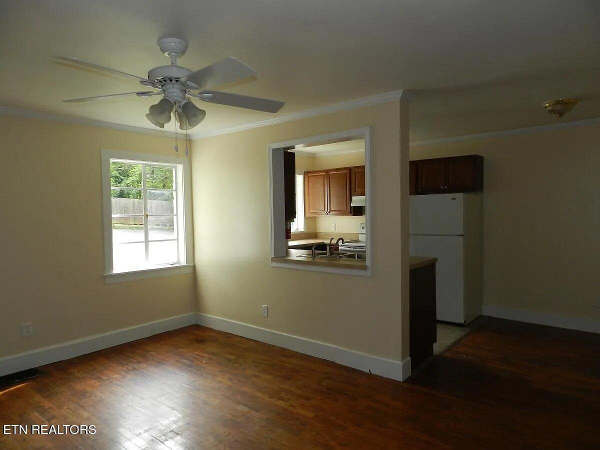 1412 Armstrong Ave Property Photo 6