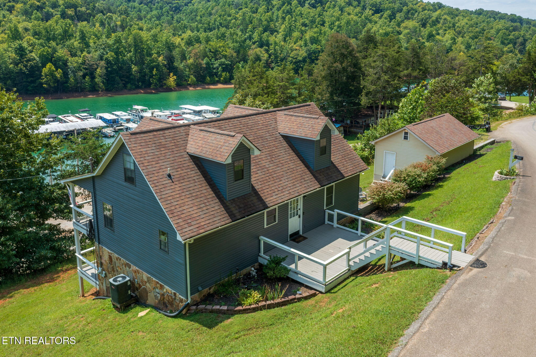 148 Mariner Point Rd Property Photo