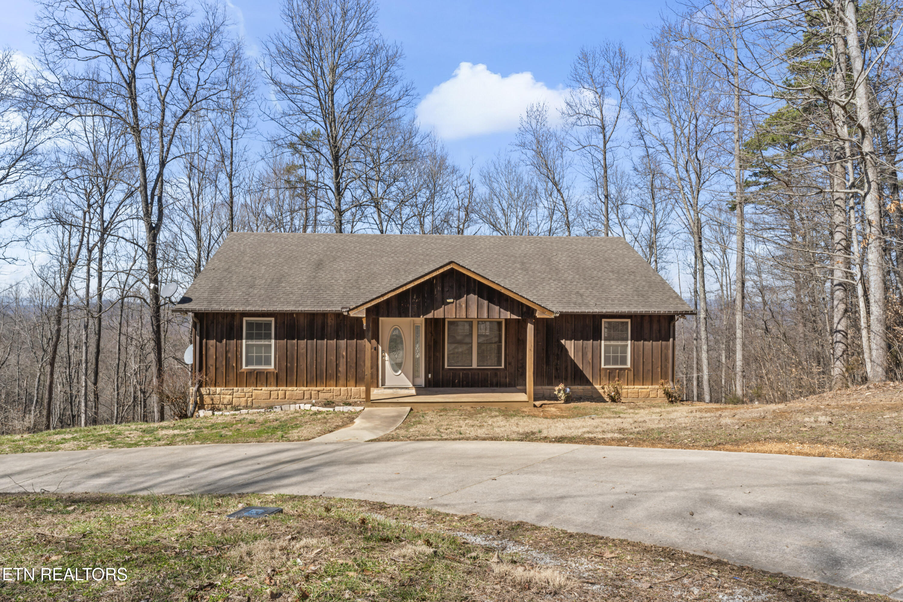 636 Fox Hunter Rd Property Photo