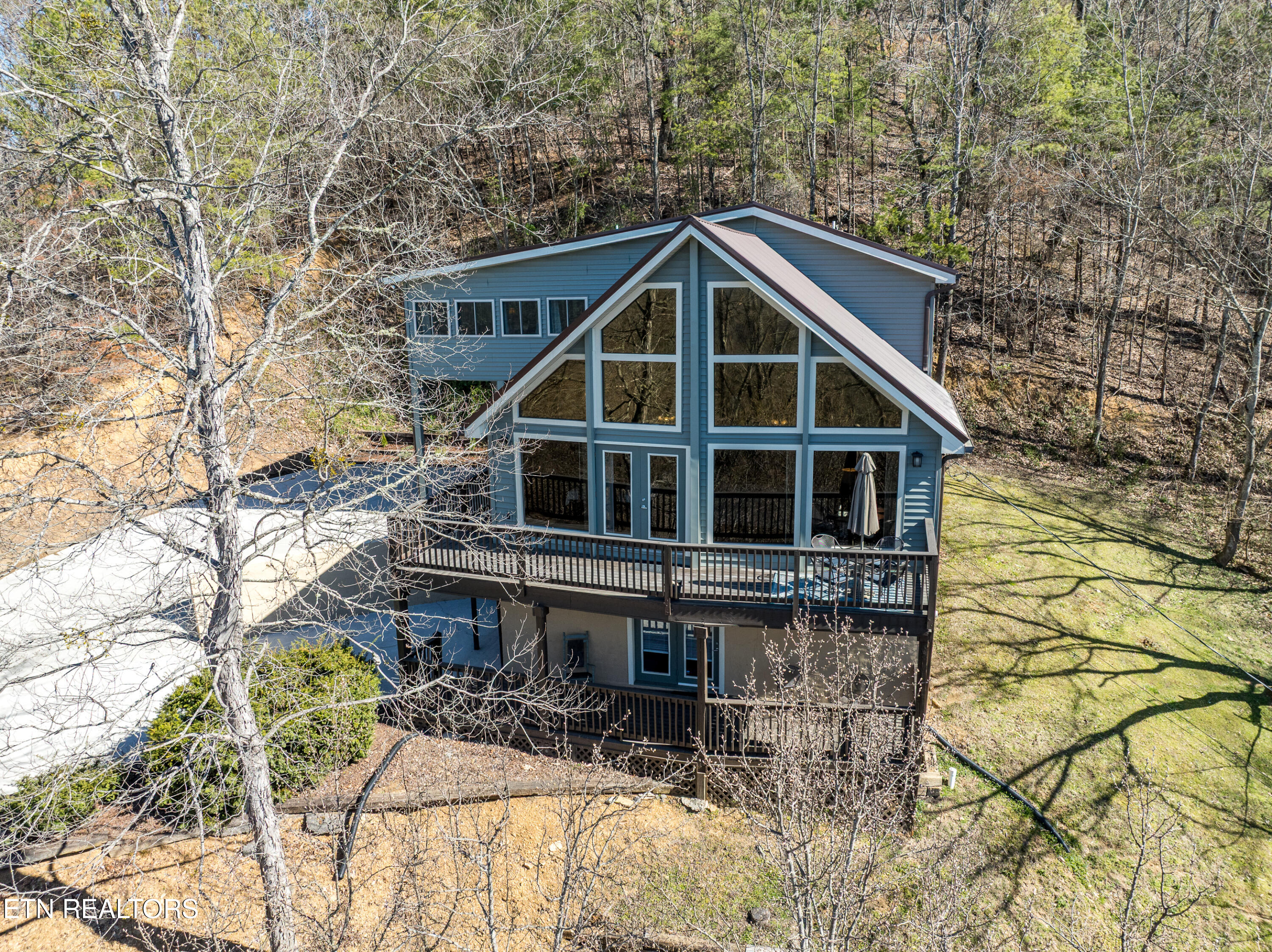 2201 Applewood Rd Property Photo