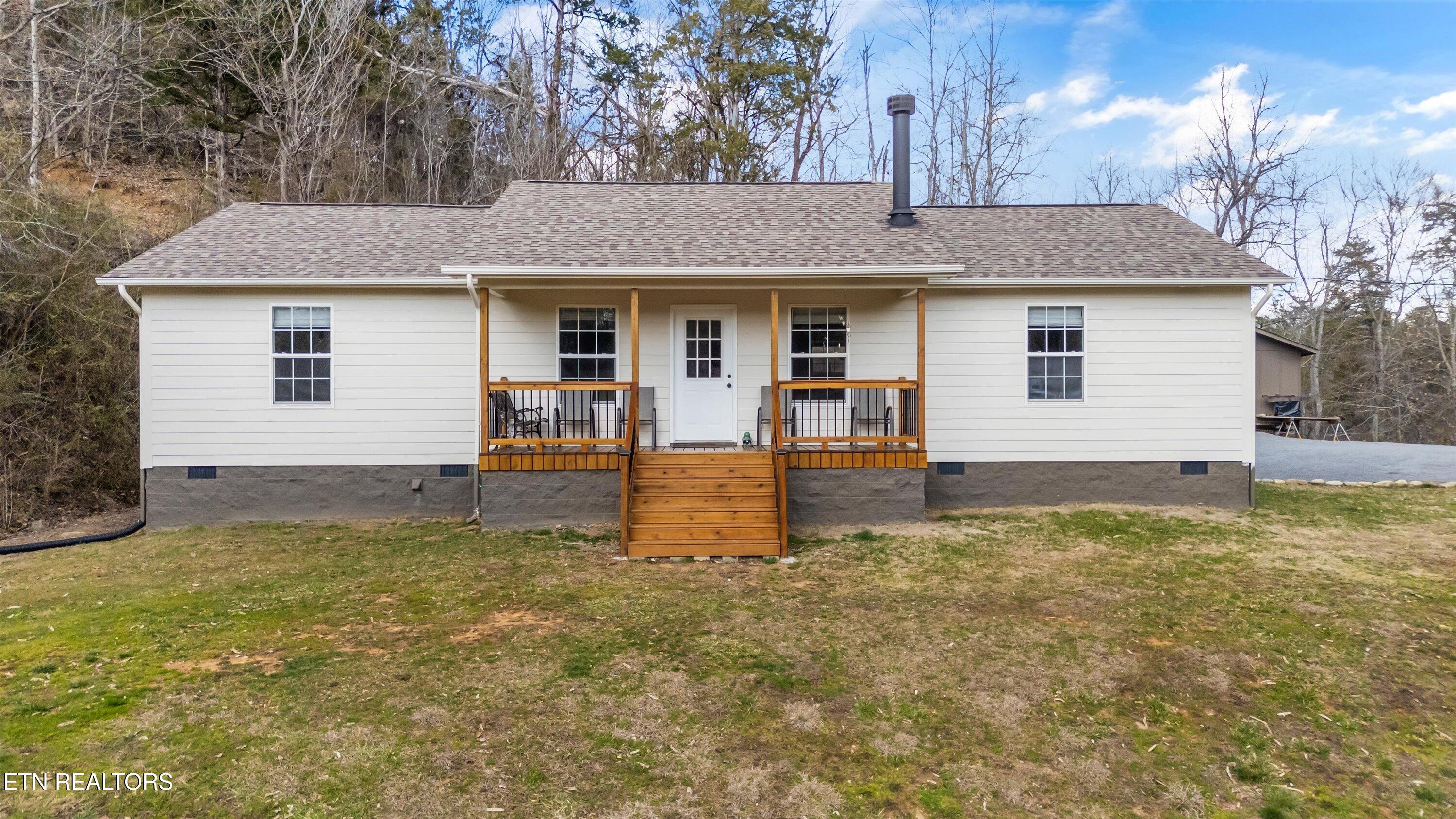 393 Lane Hollow Rd Property Photo