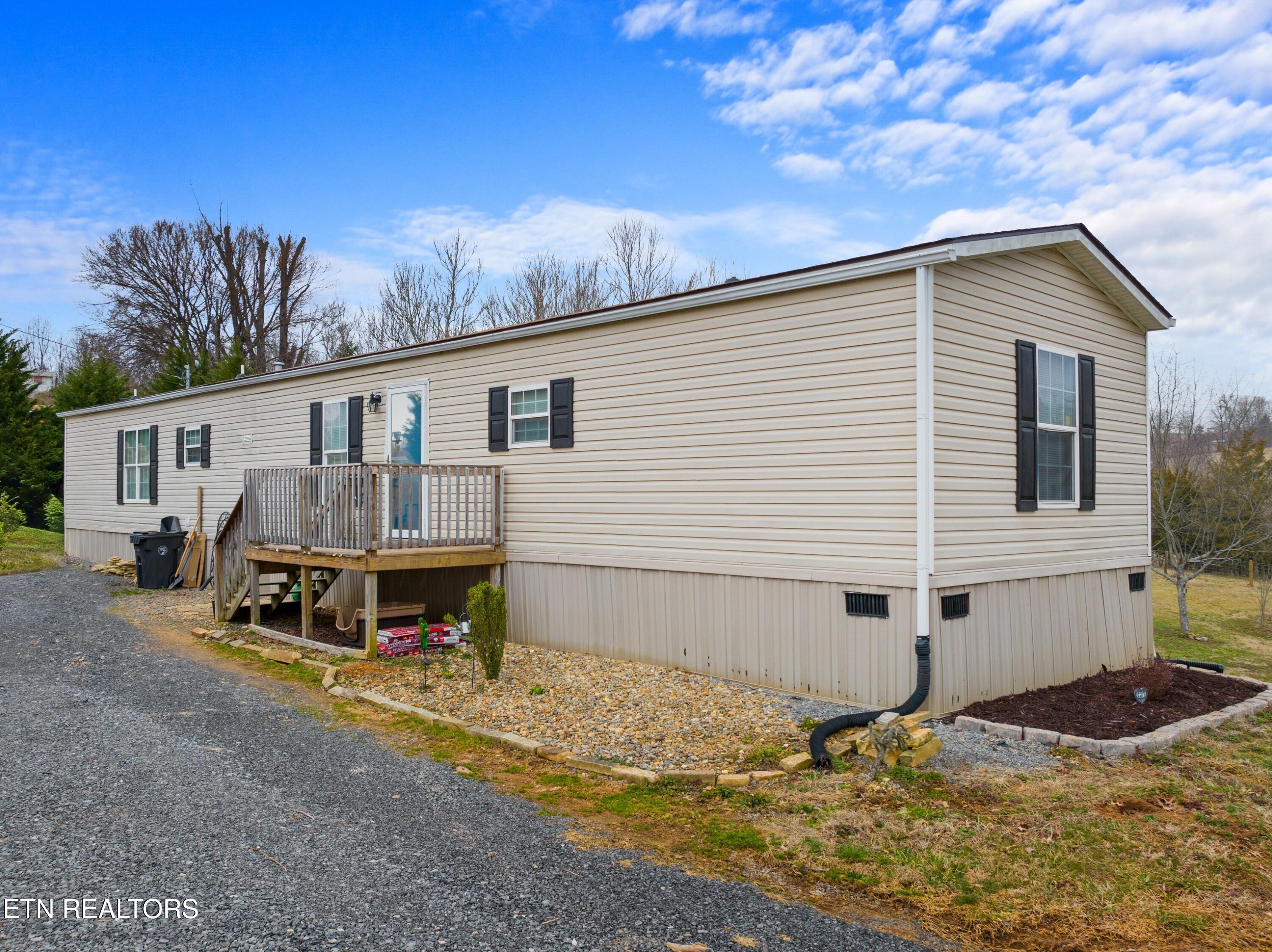 7337 Saint Clair Rd Property Photo