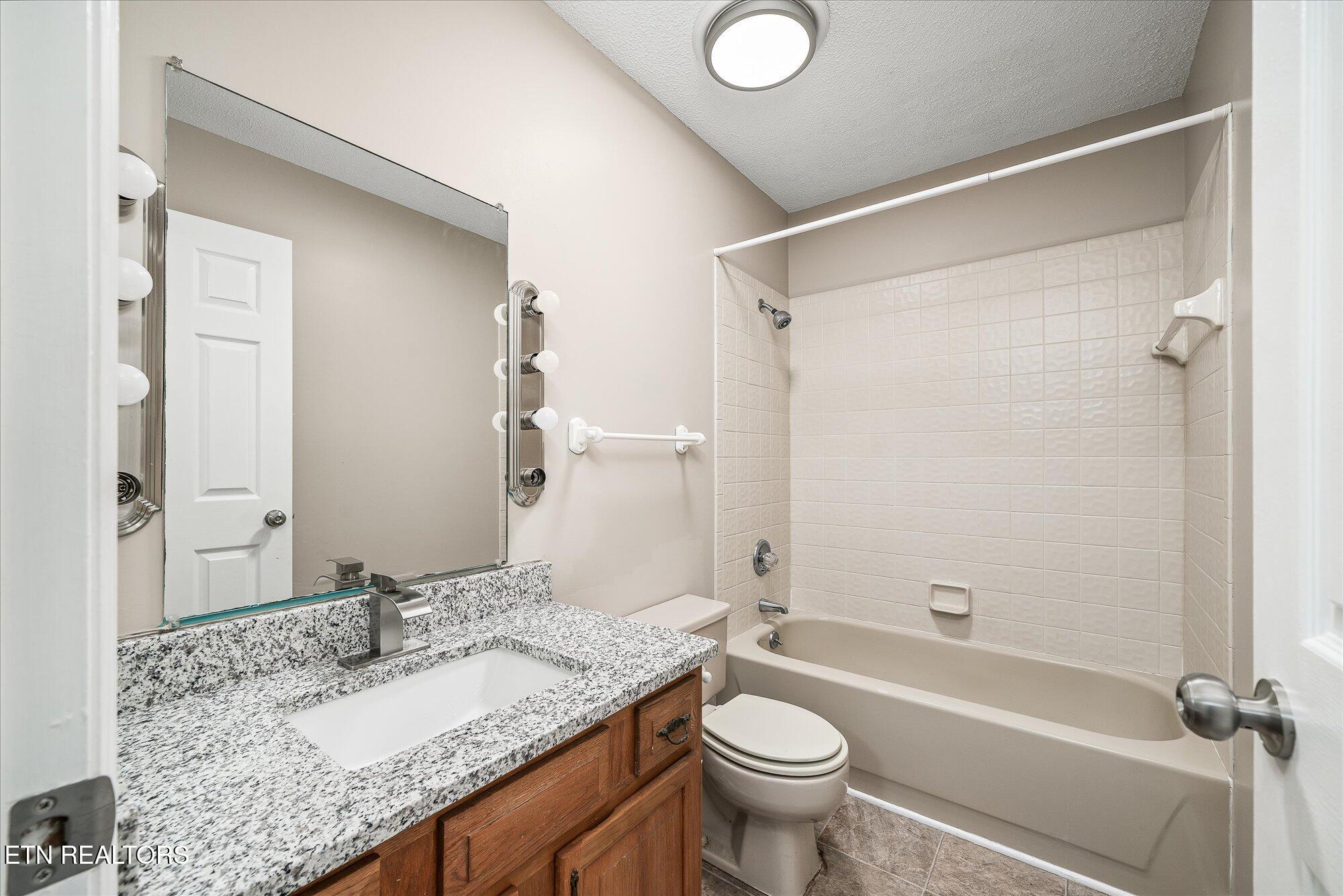 112 Gilford Terrace Terrace Property Photo 24