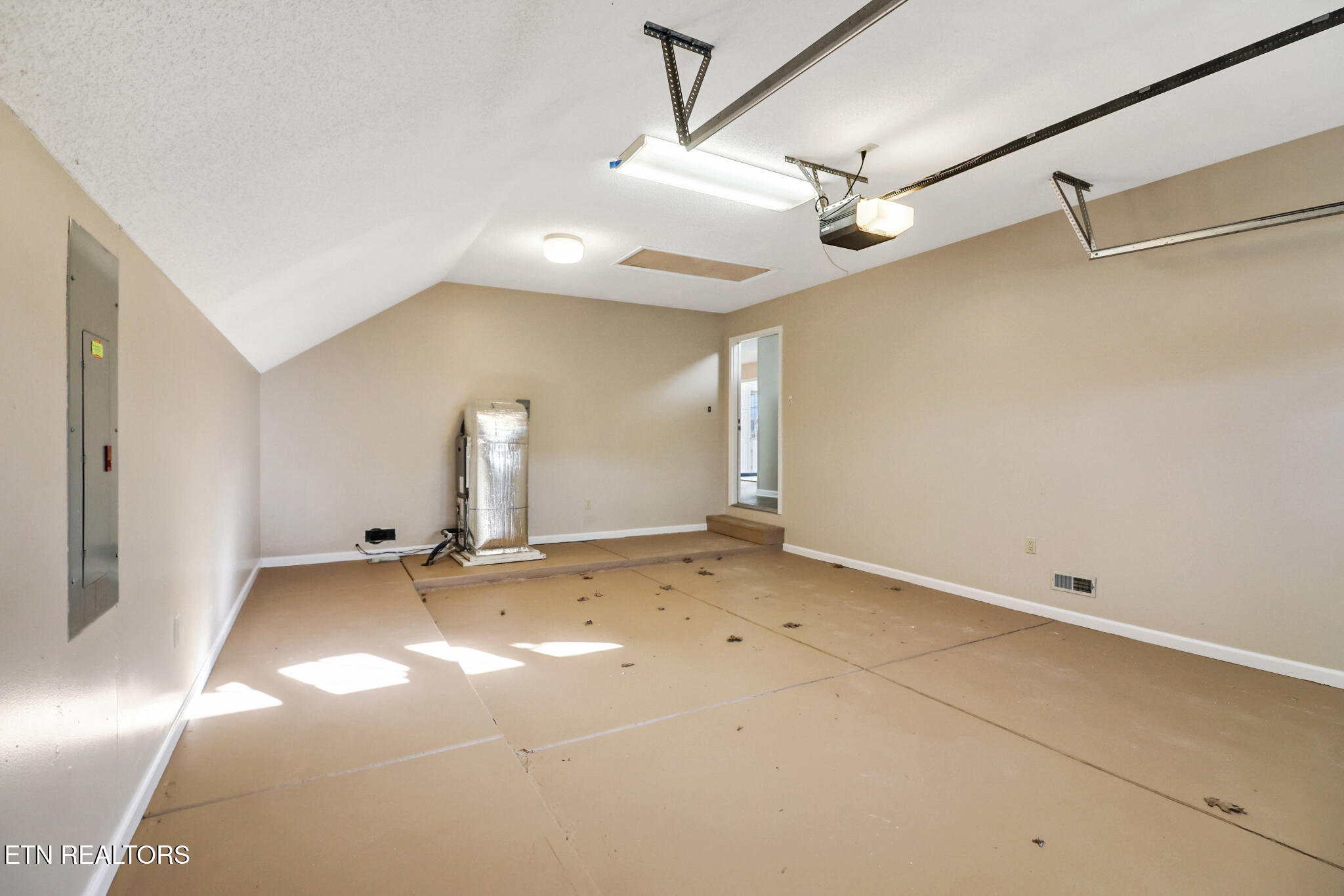 112 Gilford Terrace Terrace Property Photo 44