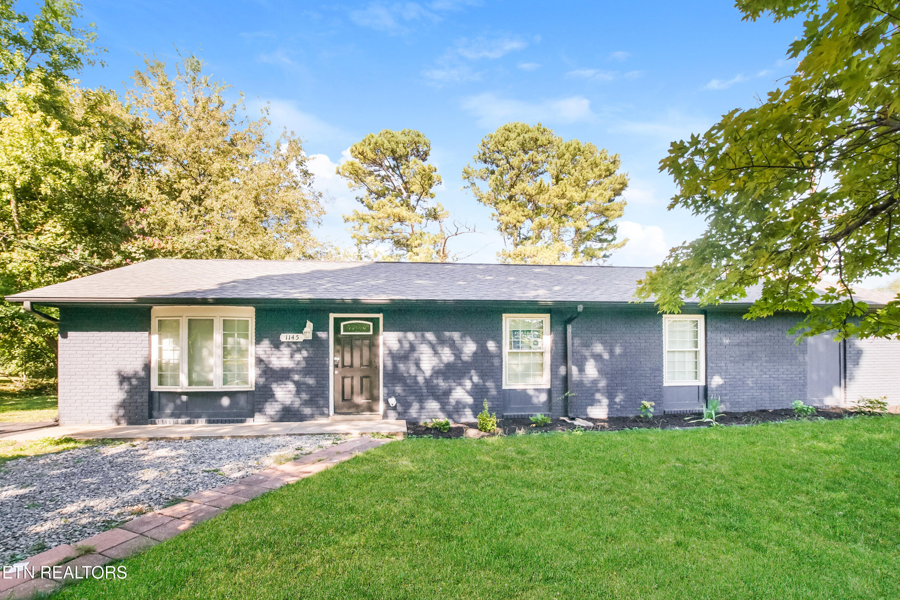1145 Roswell Rd Property Photo 1
