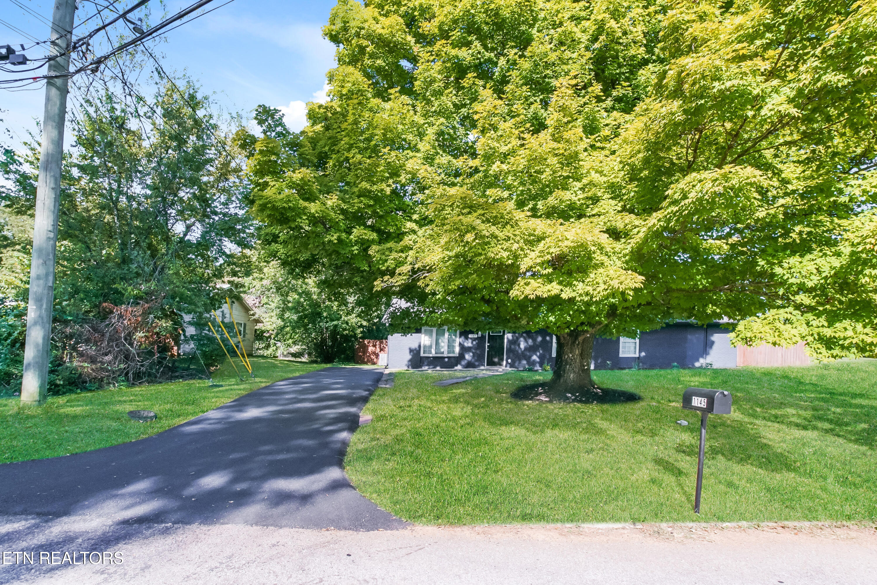 1145 Roswell Rd Property Photo 2