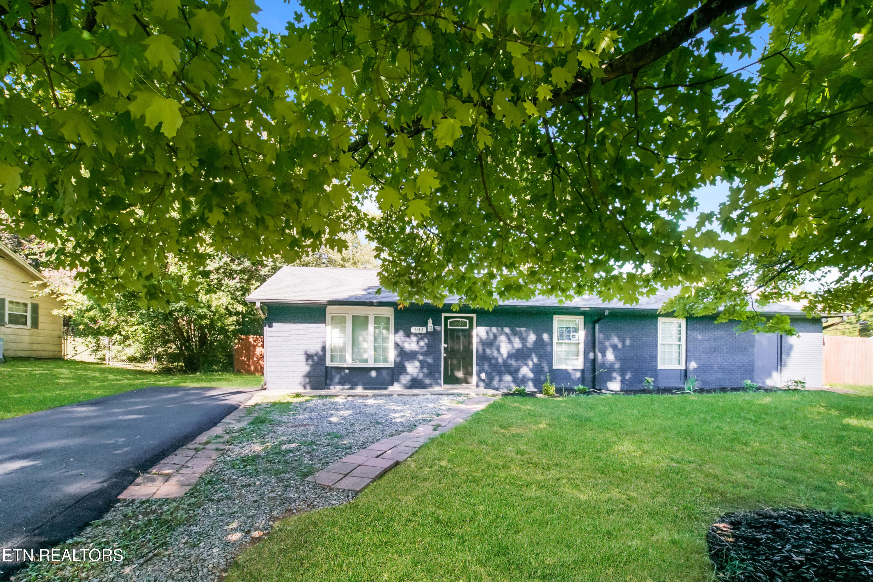 1145 Roswell Rd Property Photo 3