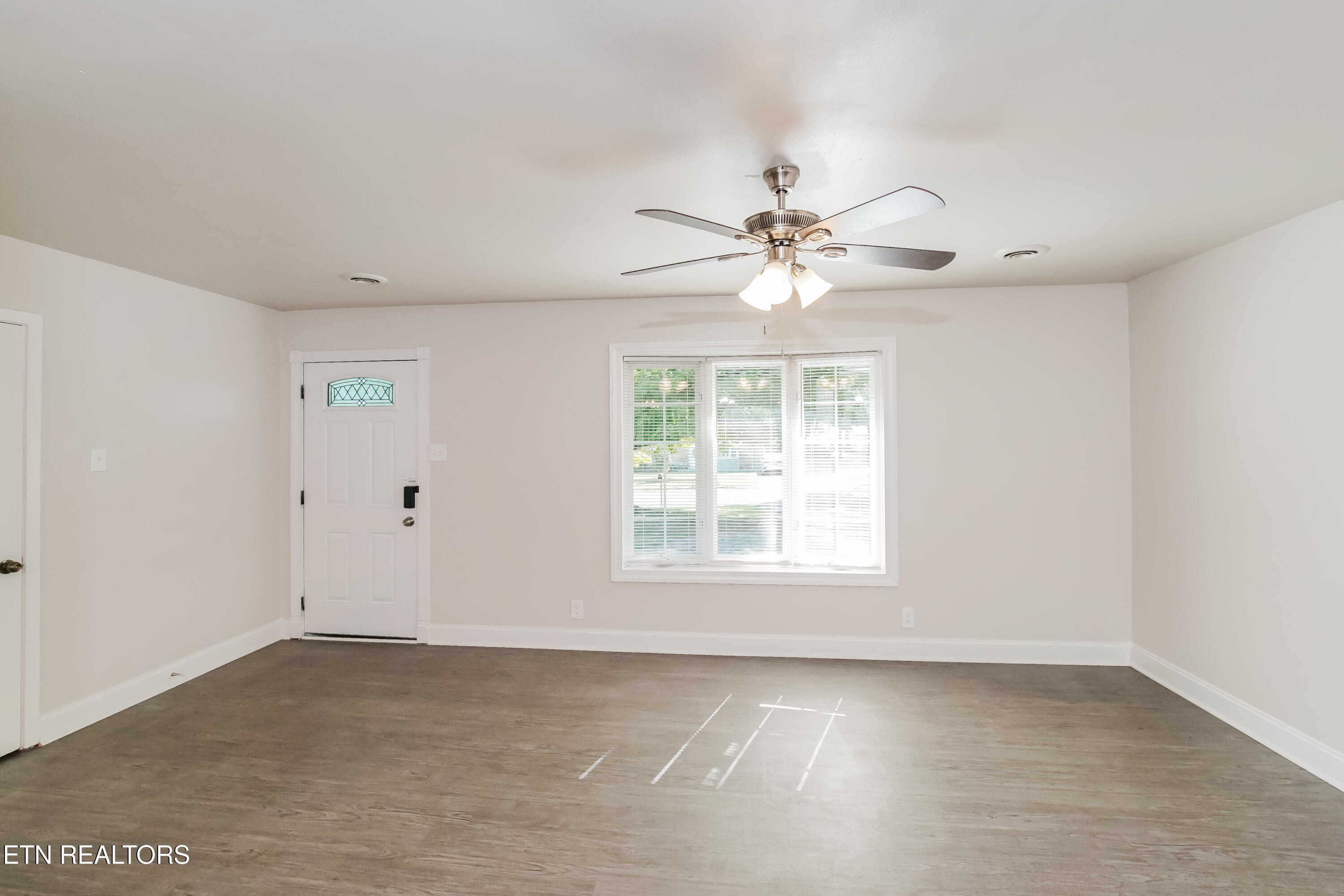1145 Roswell Rd Property Photo 4