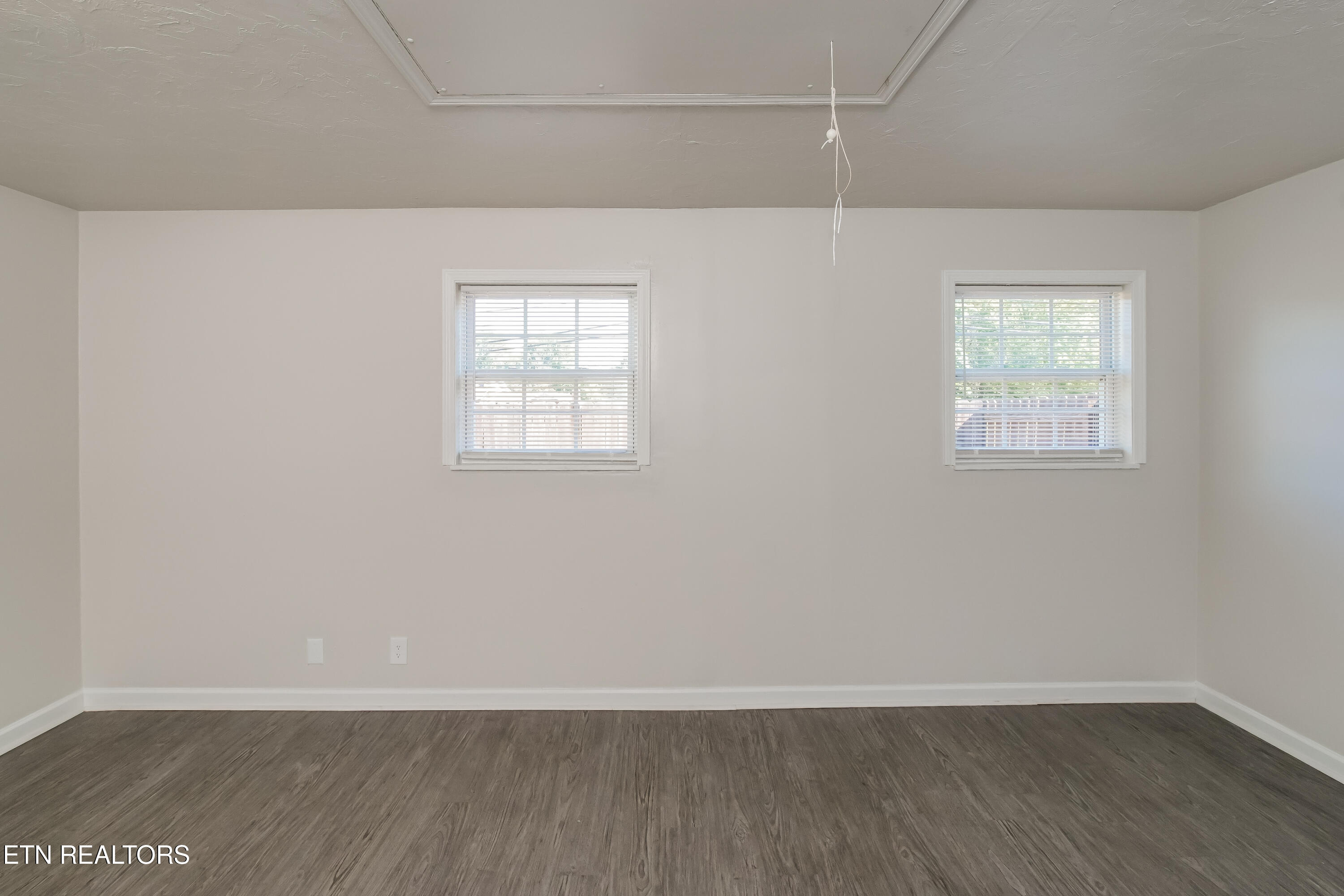 1145 Roswell Rd Property Photo 9