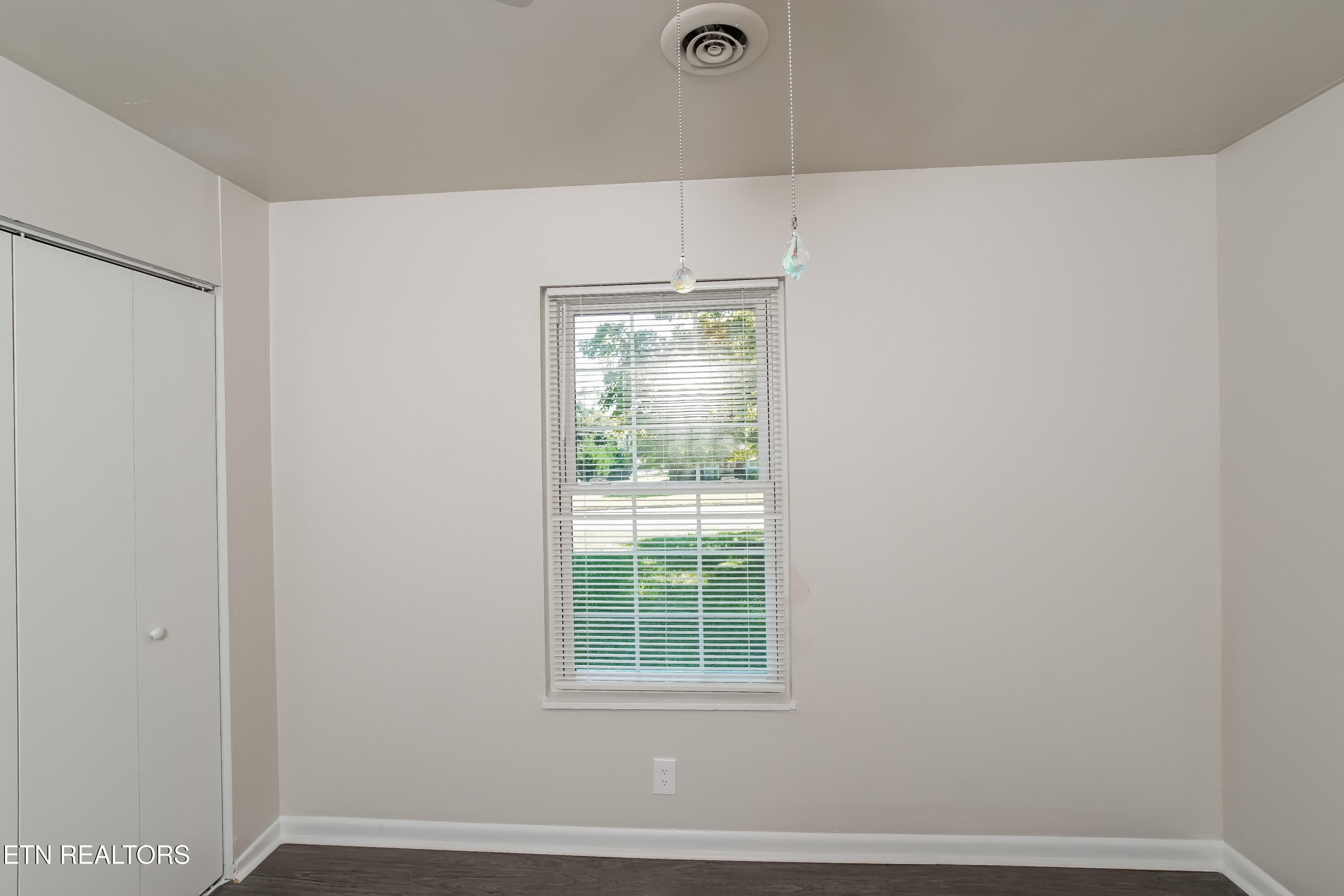1145 Roswell Rd Property Photo 12
