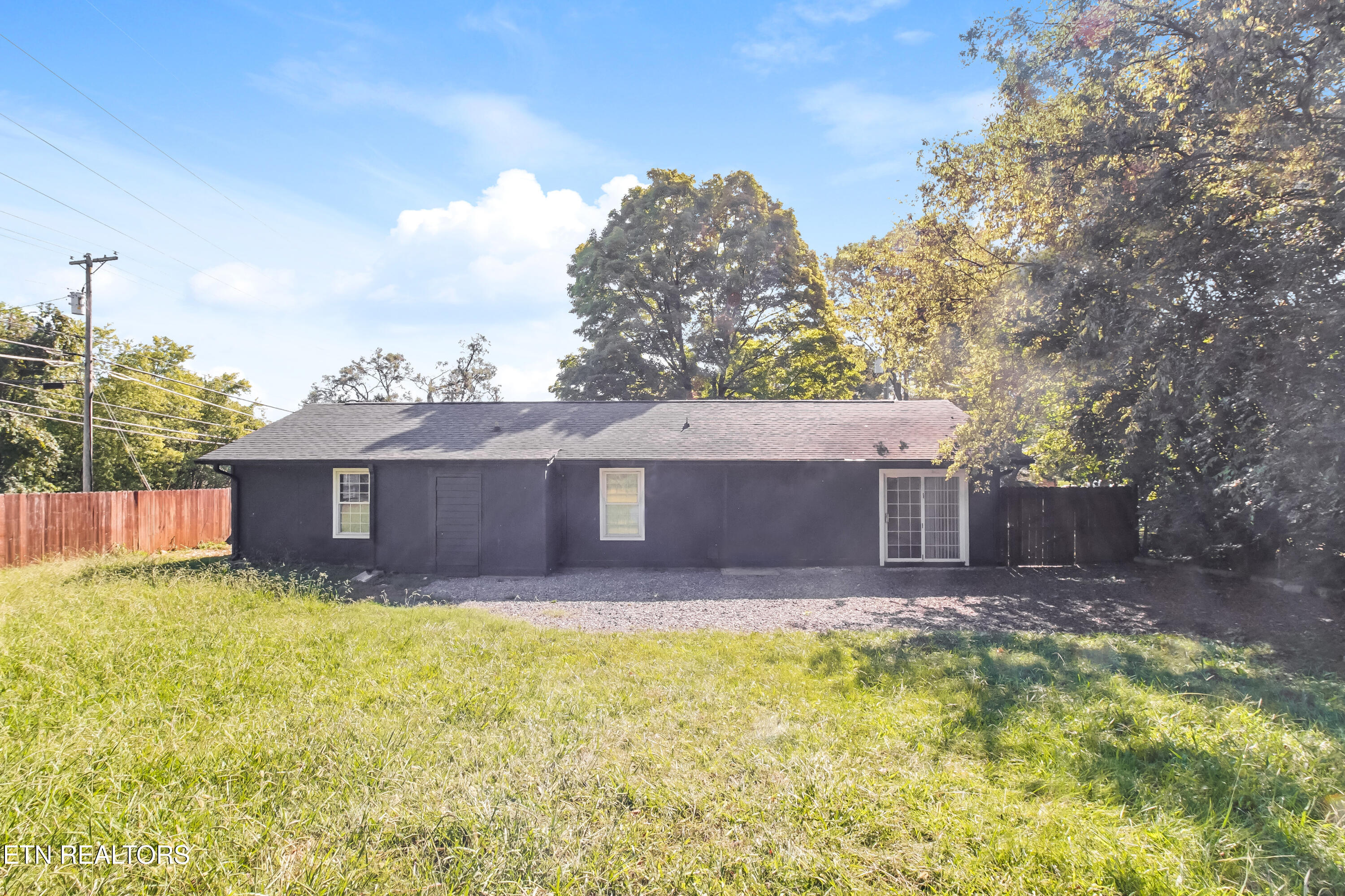 1145 Roswell Rd Property Photo 14