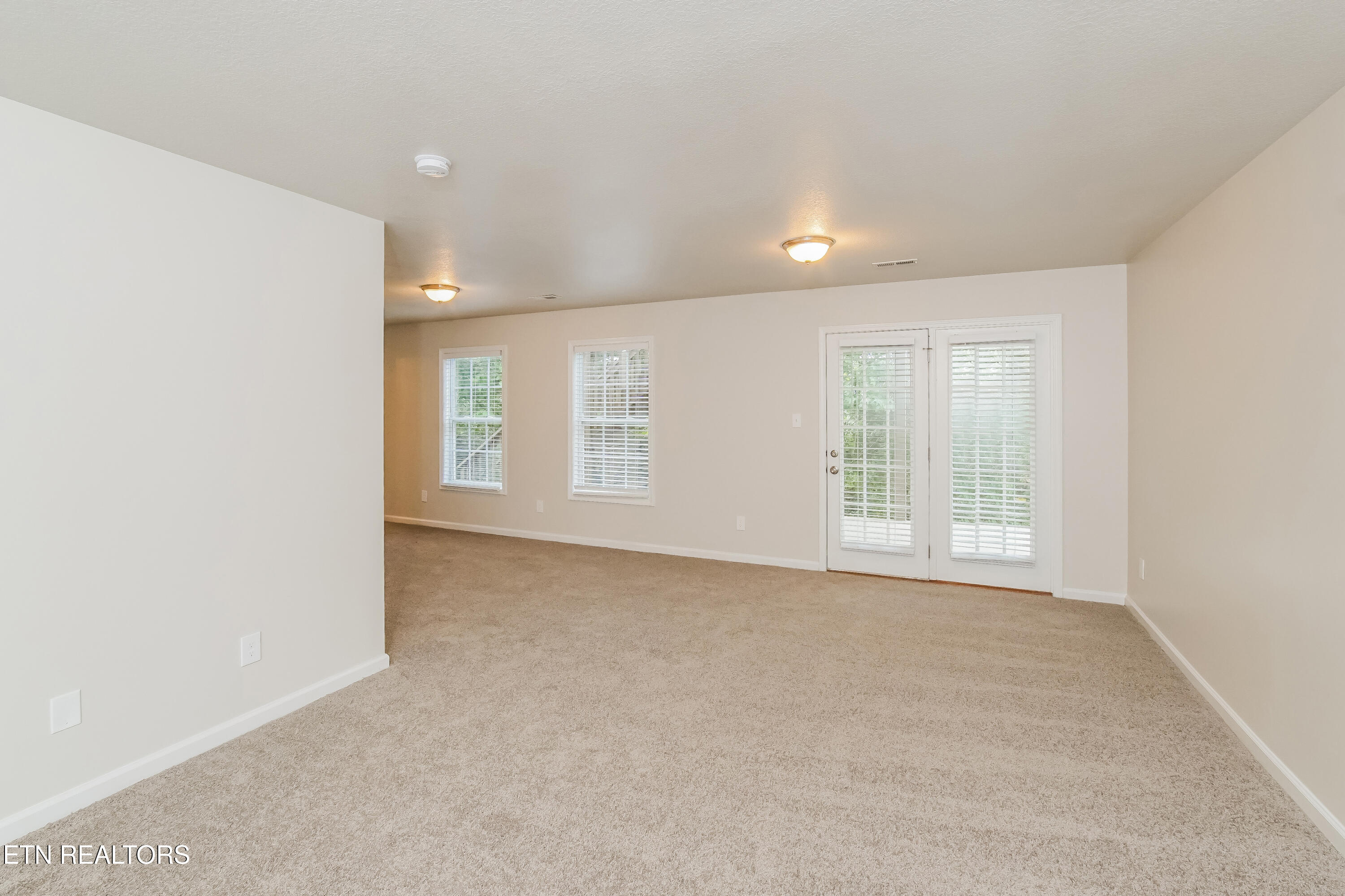 6106 Starflower Lane Property Photo 3