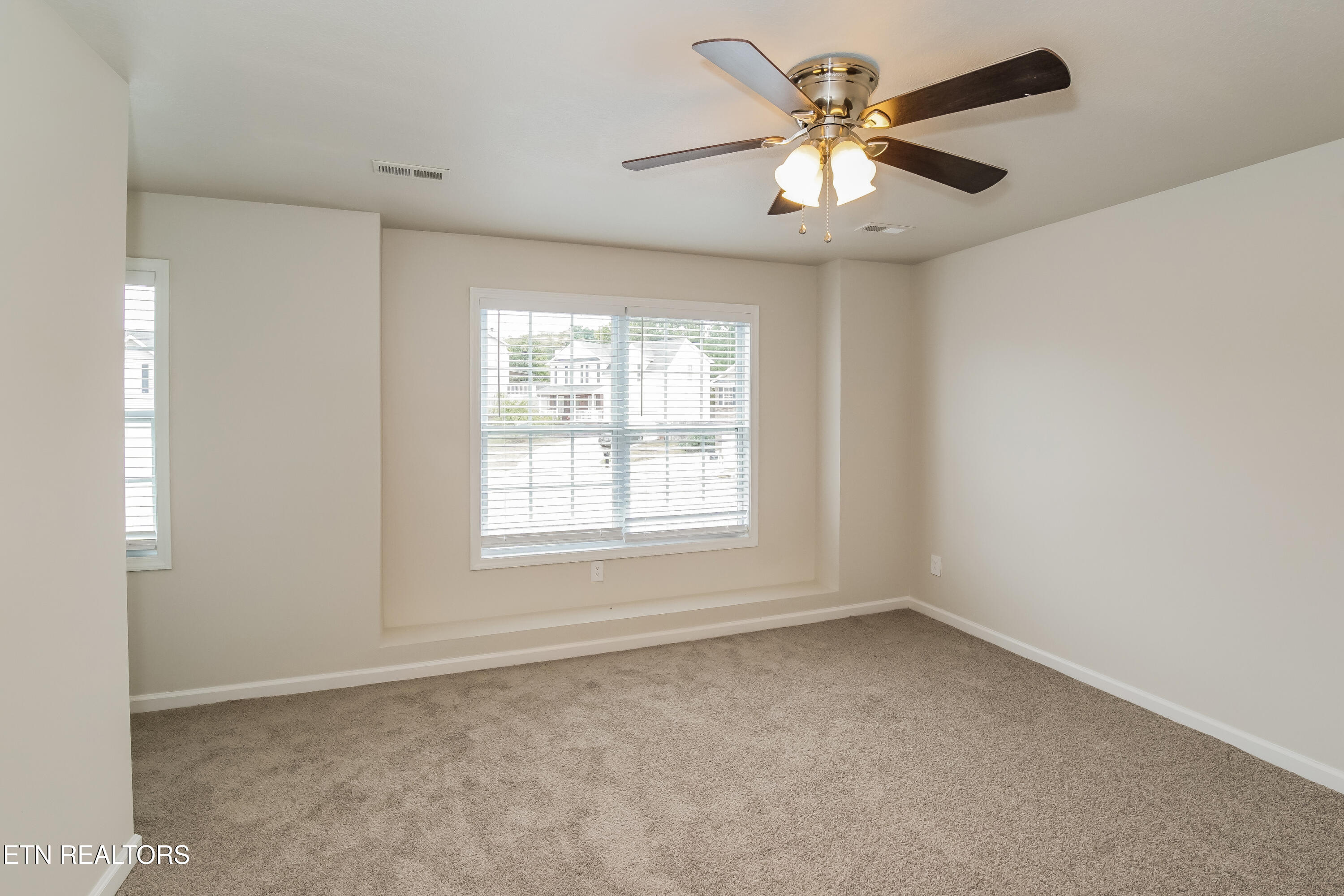 6106 Starflower Lane Property Photo 5