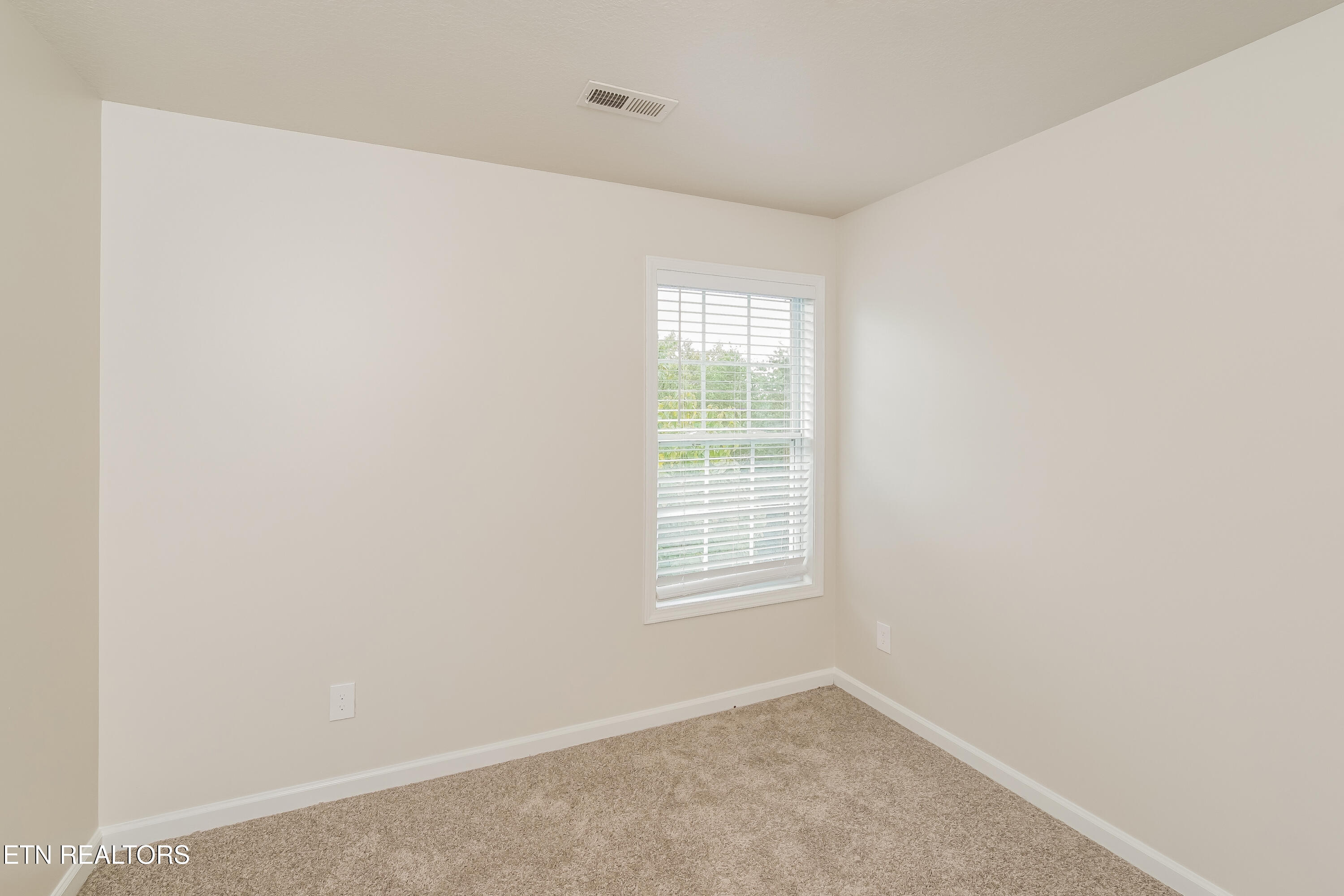 6106 Starflower Lane Property Photo 8