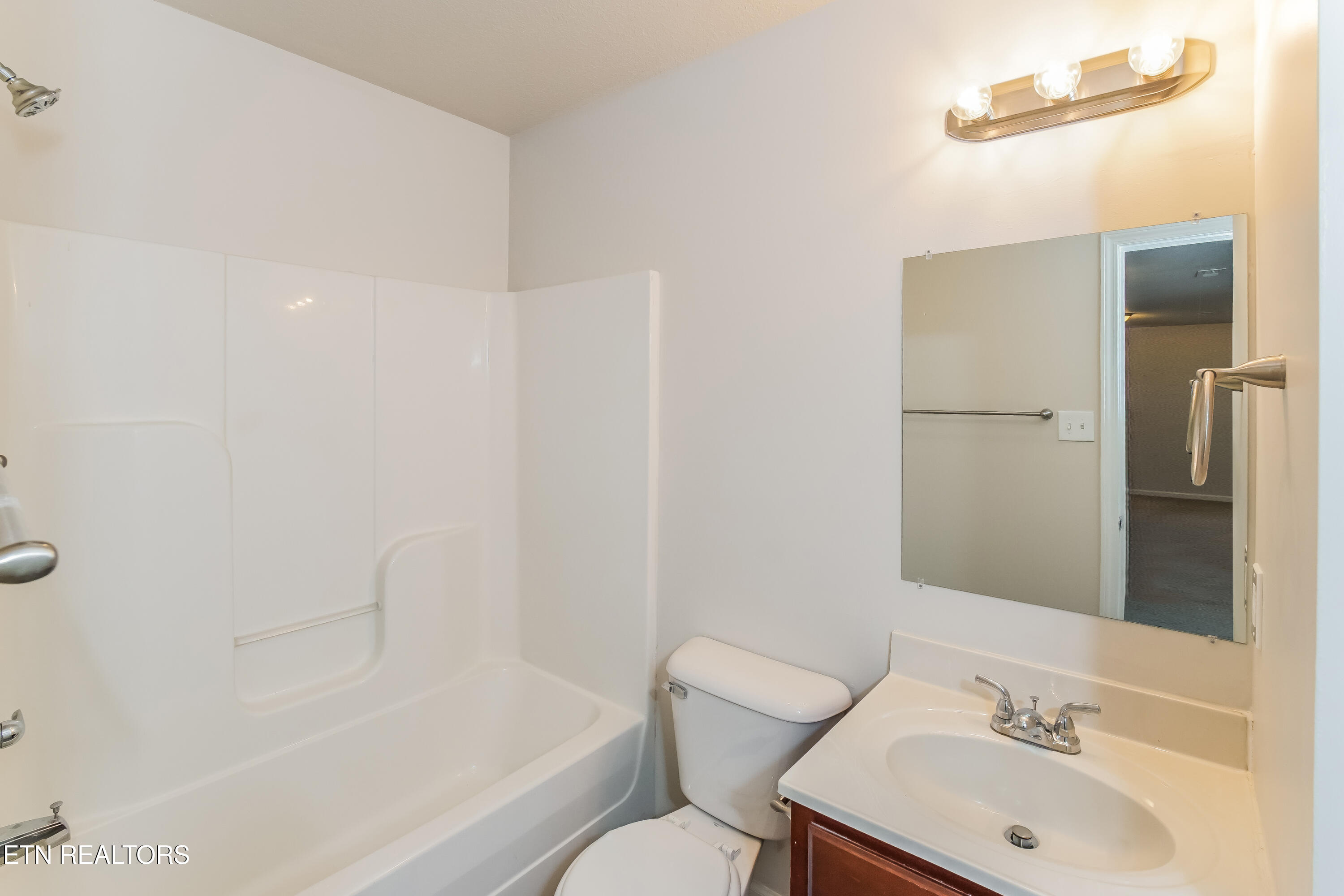 6106 Starflower Lane Property Photo 11