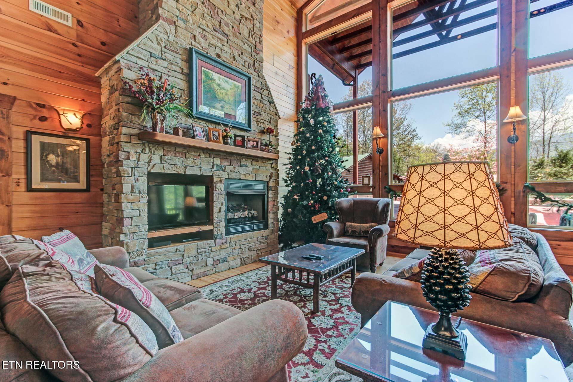 1716 Smoky Hills Drive Property Photo 4