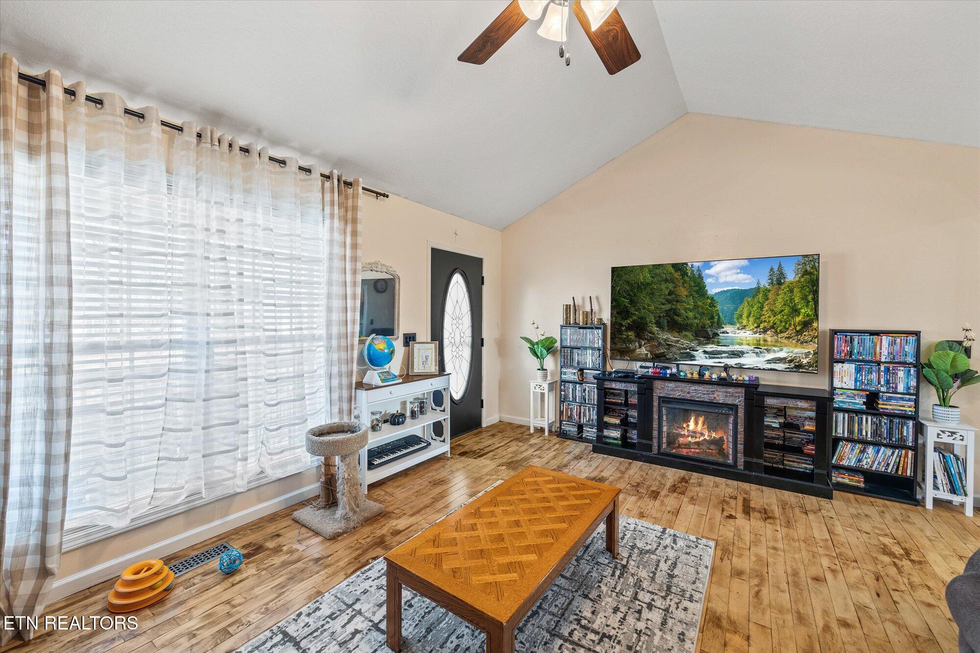 1717 Tyler Drive Property Photo 3