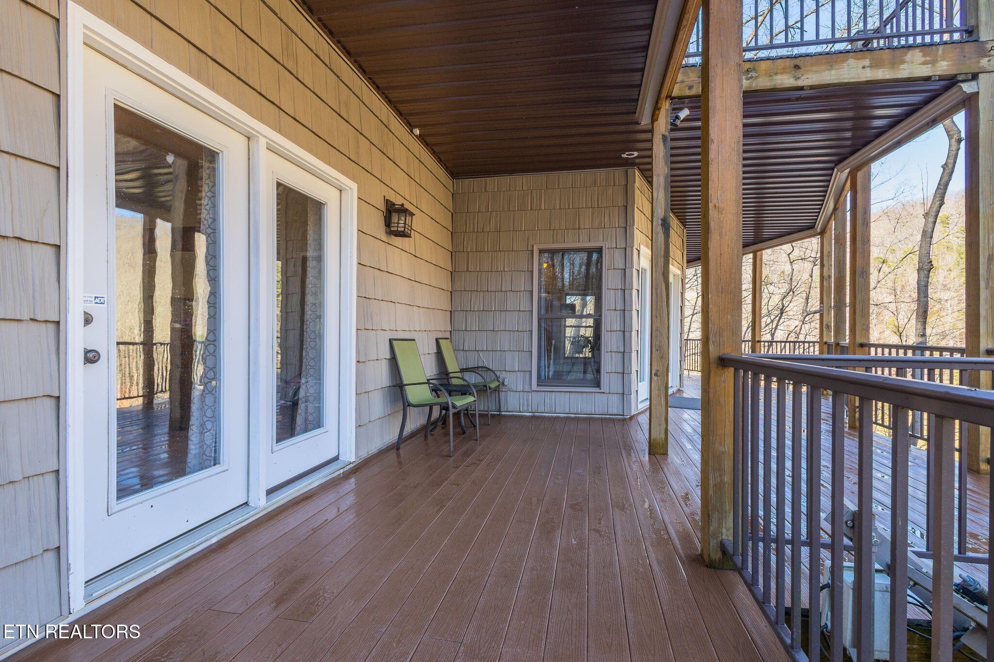 300 Hiawatha Lane Property Photo 7