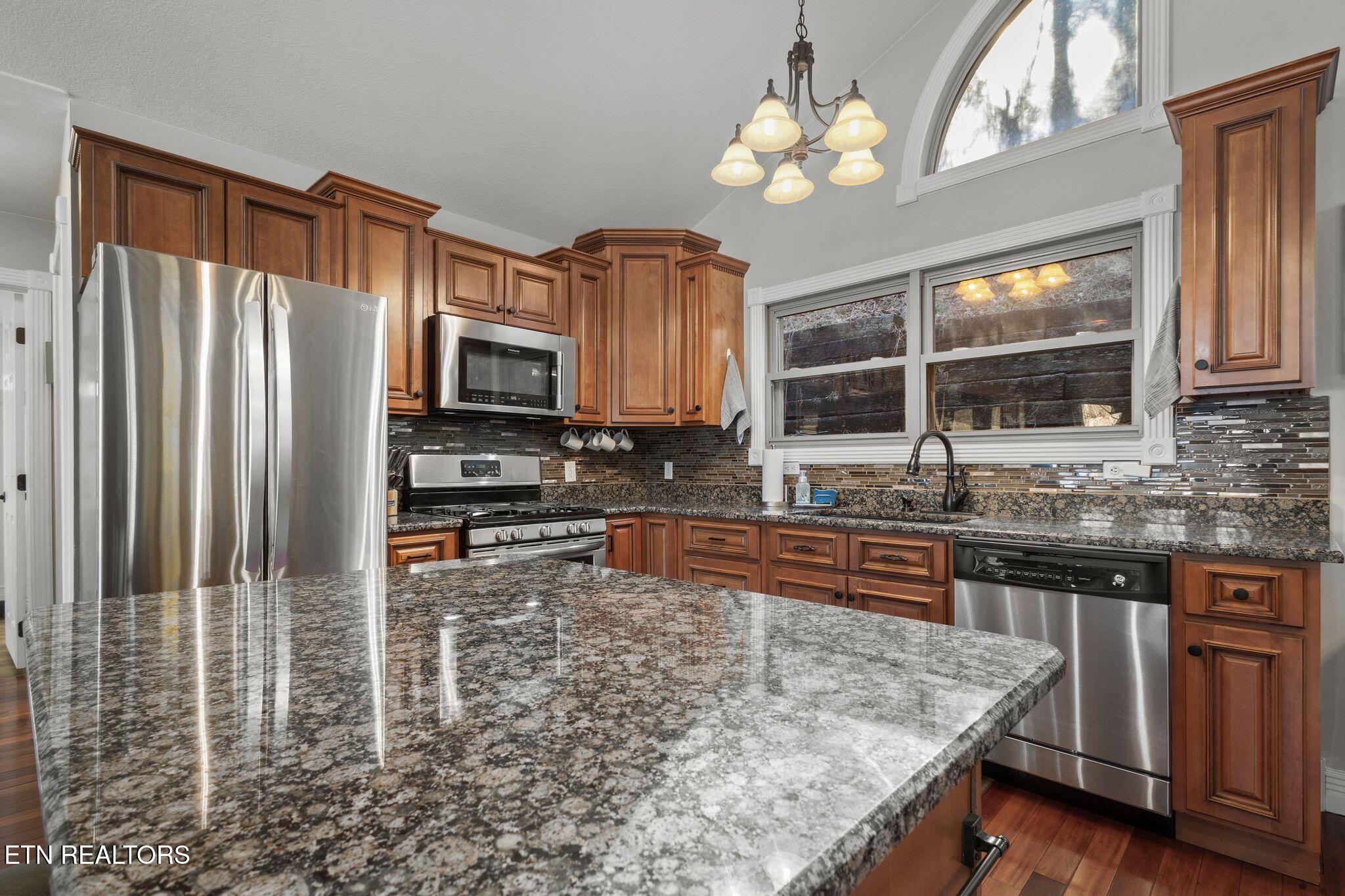 300 Hiawatha Lane Property Photo 12