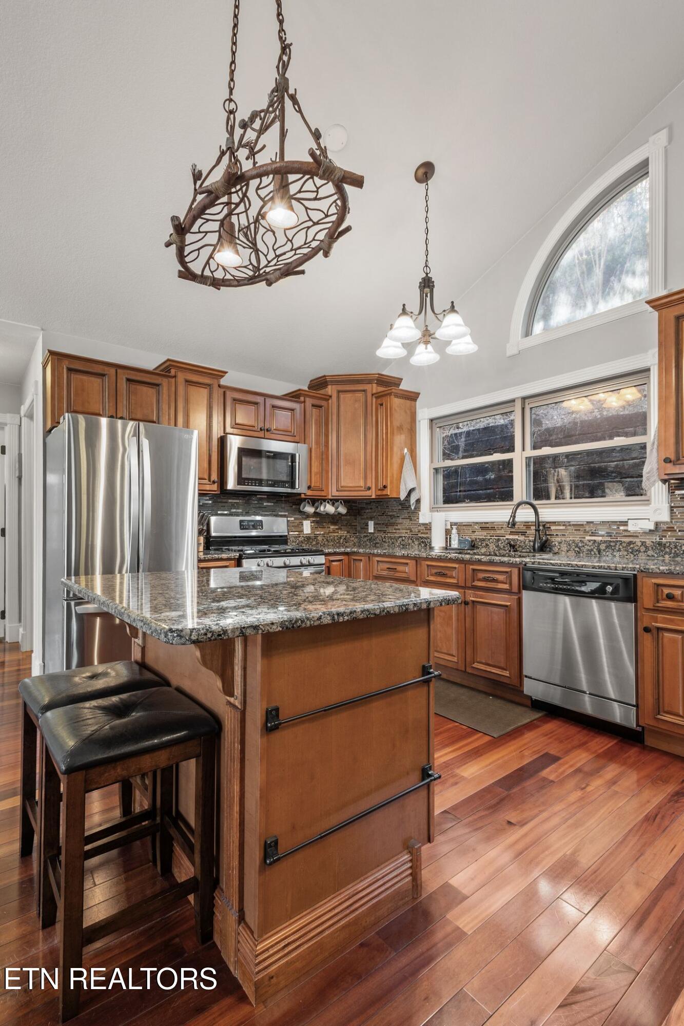 300 Hiawatha Lane Property Photo 13