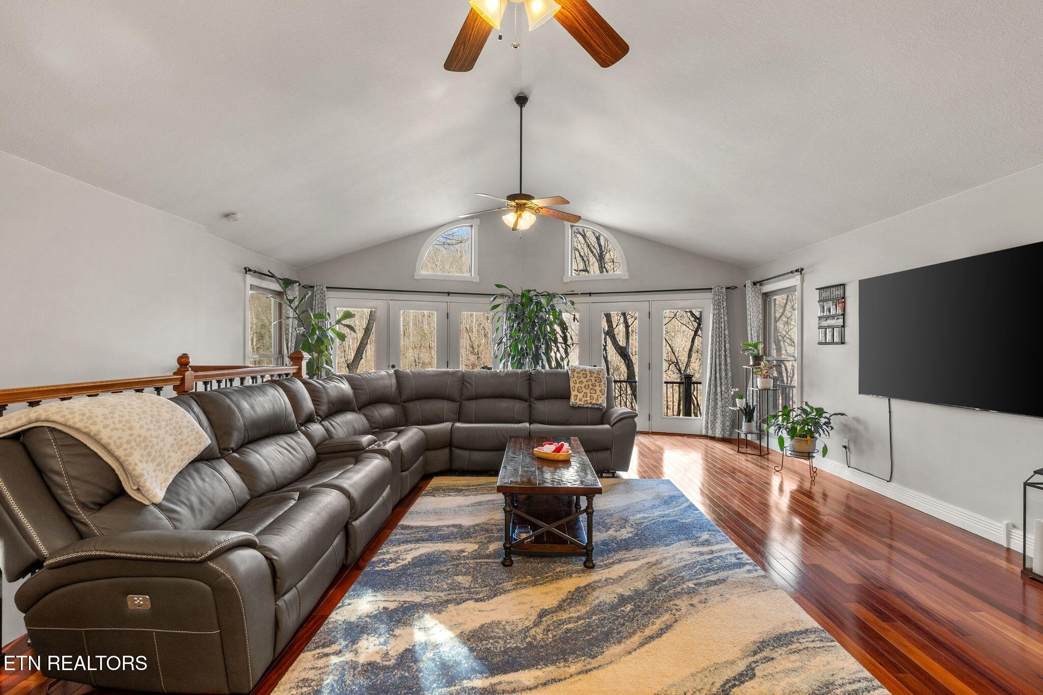 300 Hiawatha Lane Property Photo 17