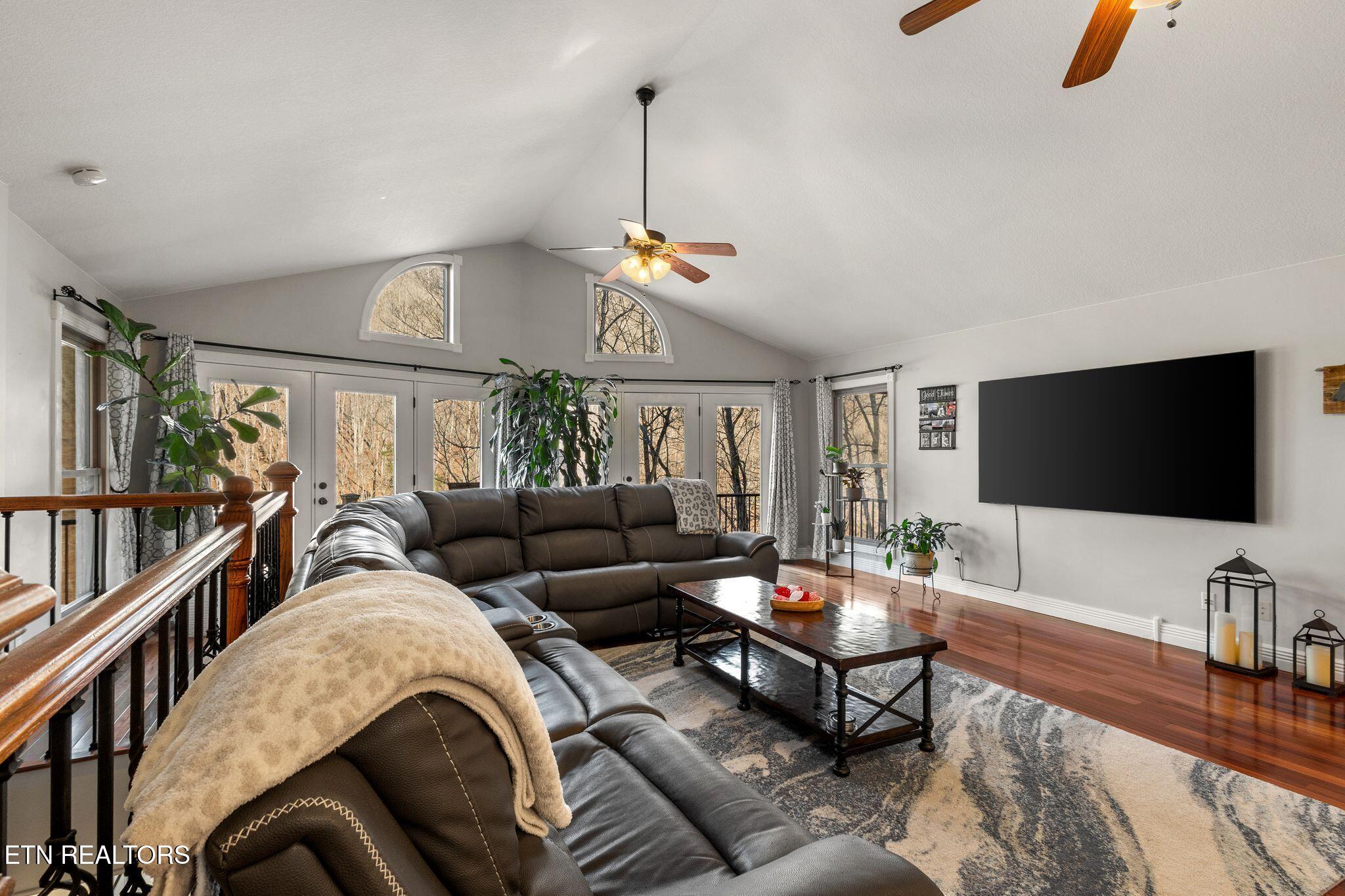 300 Hiawatha Lane Property Photo 18