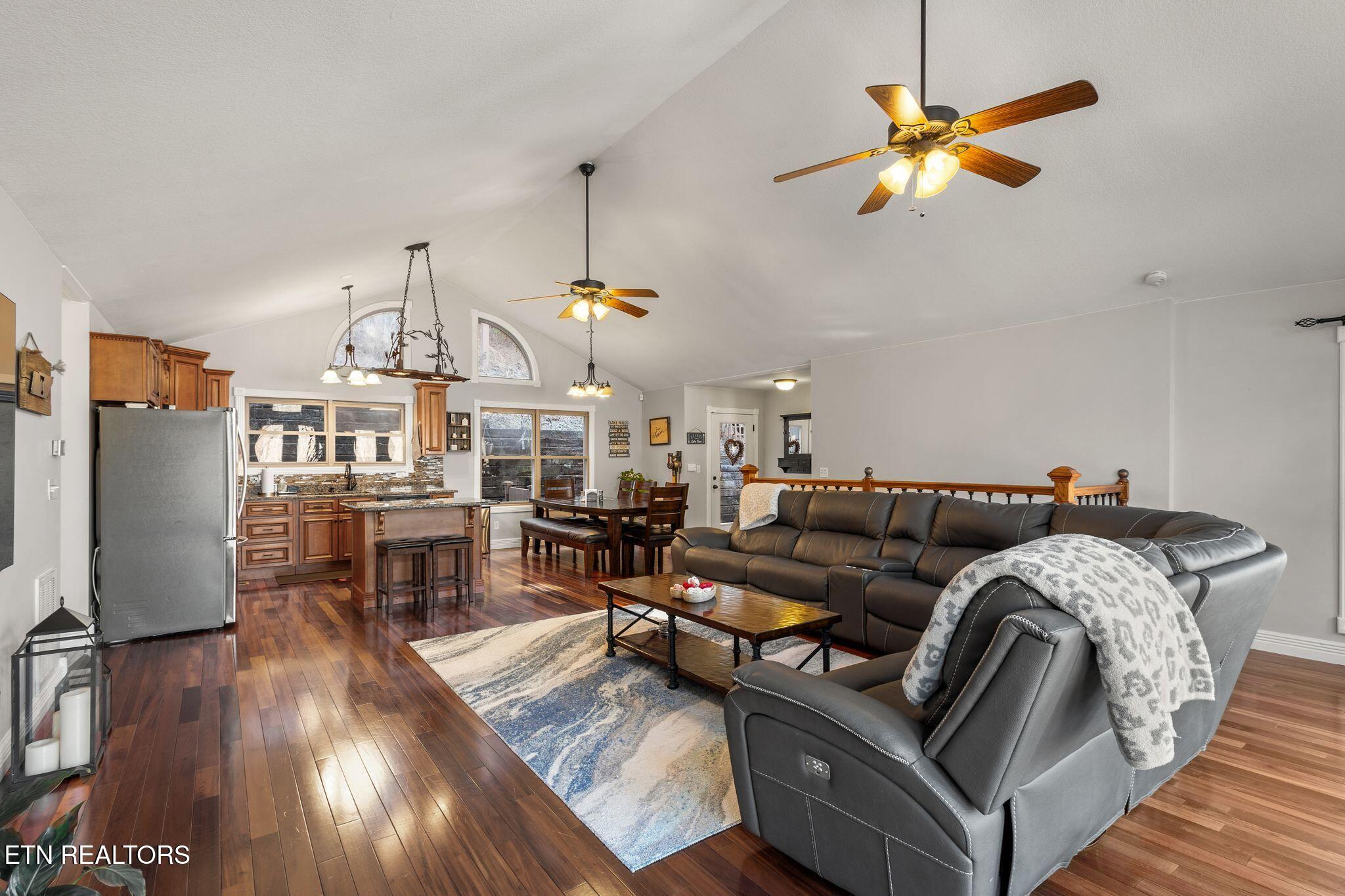 300 Hiawatha Lane Property Photo 19