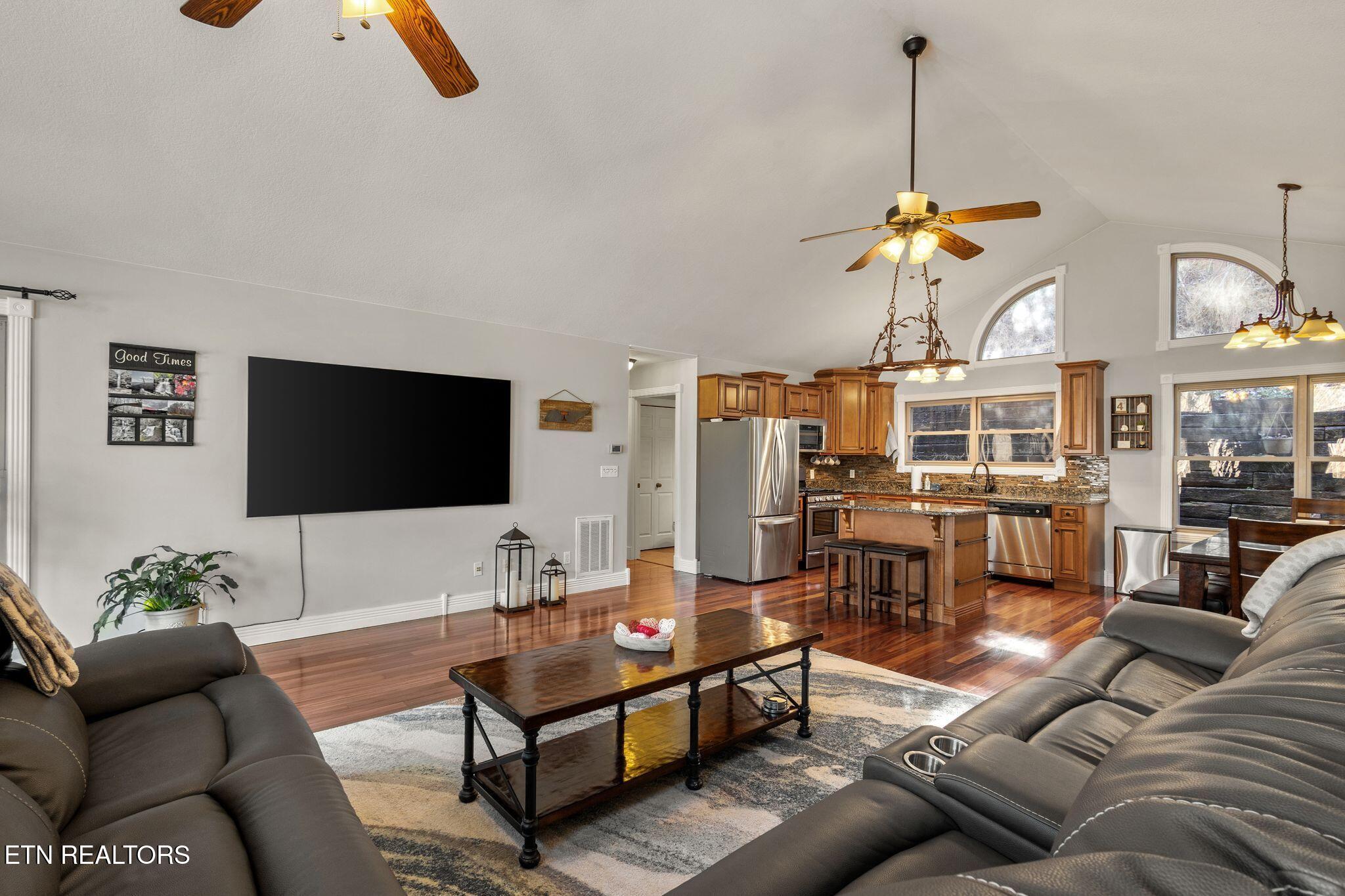 300 Hiawatha Lane Property Photo 20