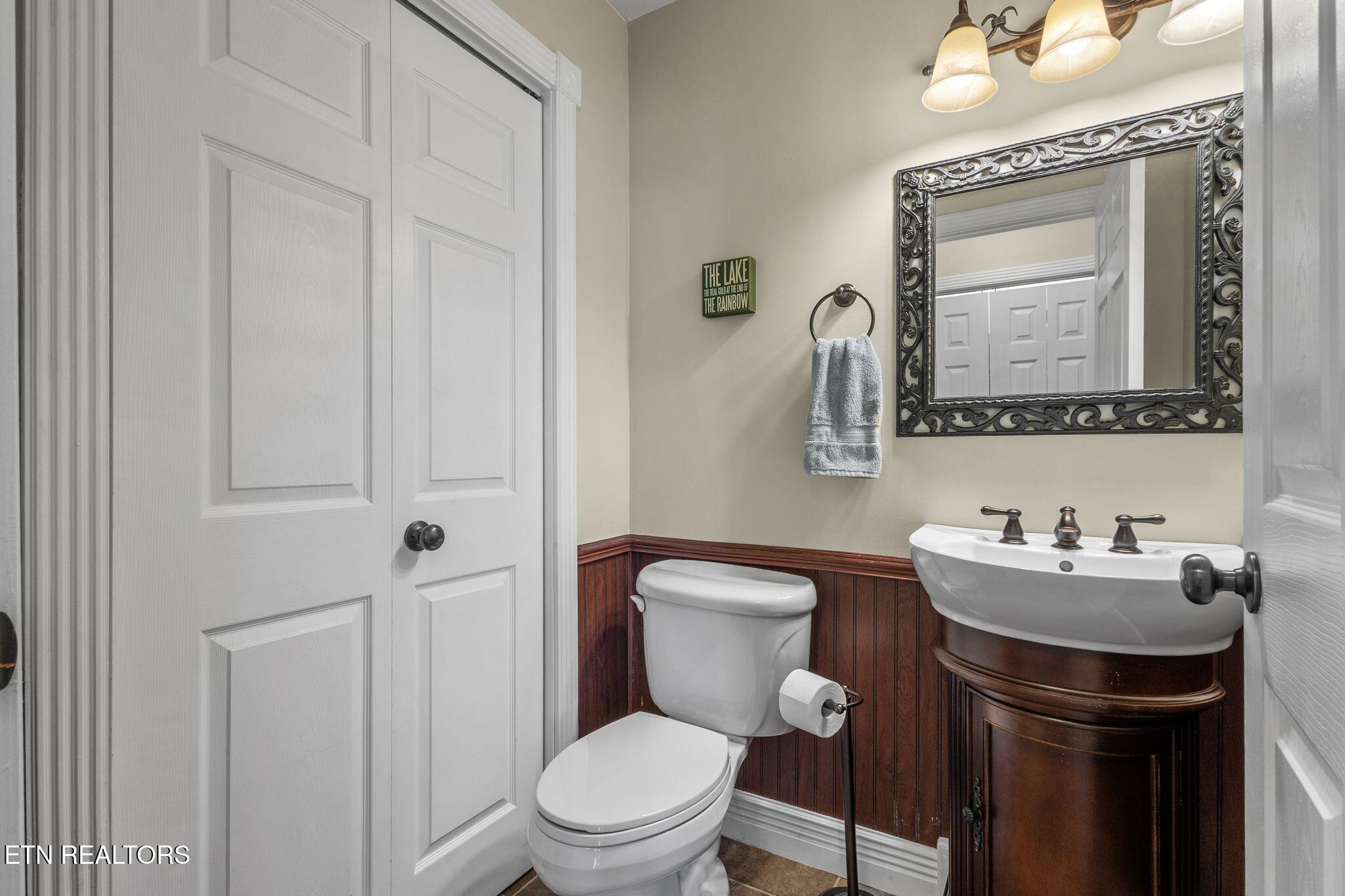 300 Hiawatha Lane Property Photo 22