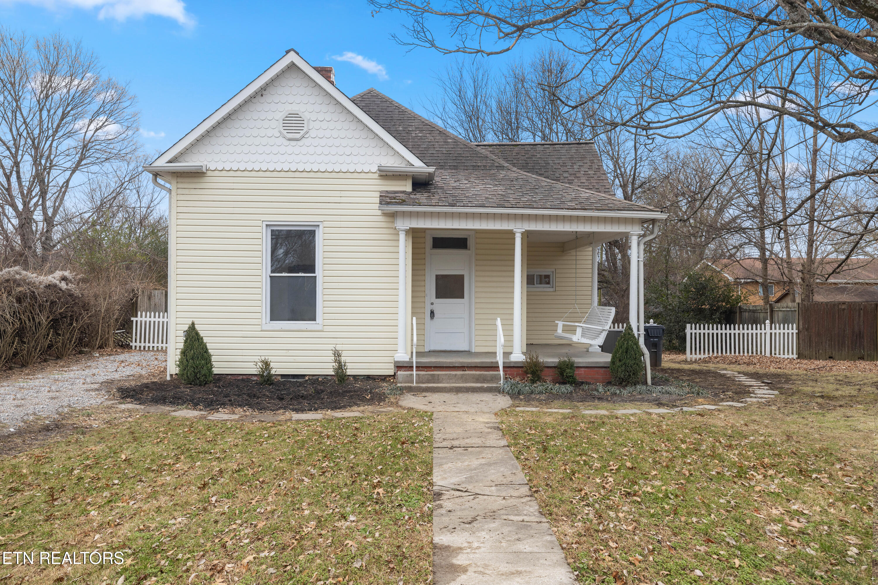 112 E Inskip Drive Property Photo 1