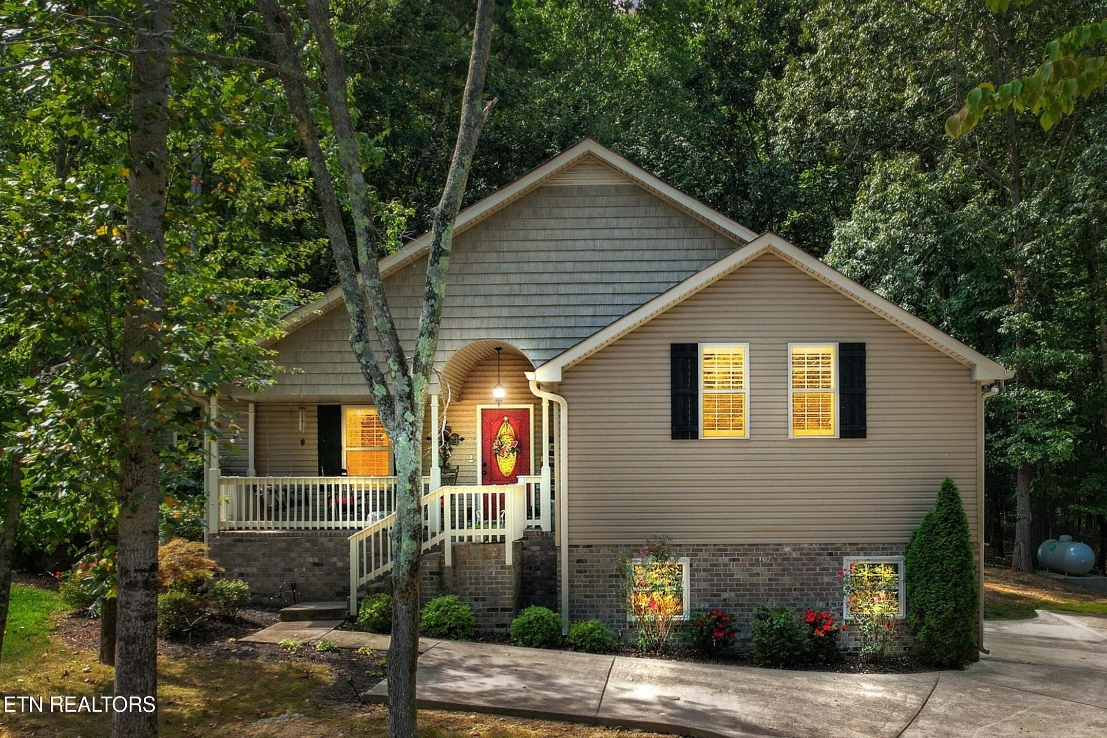 1021 Goldfinch Trail Tr Property Photo 1