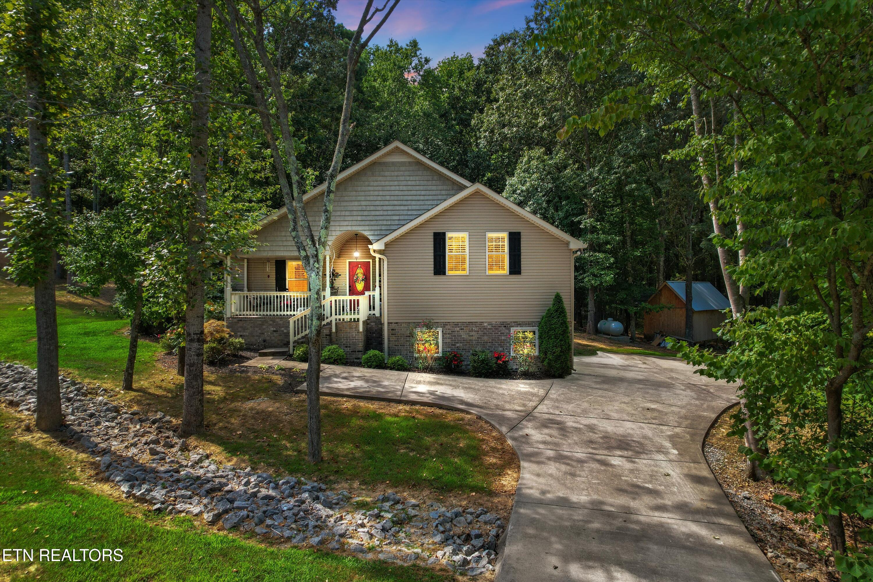 1021 Goldfinch Trail Tr Property Photo 3