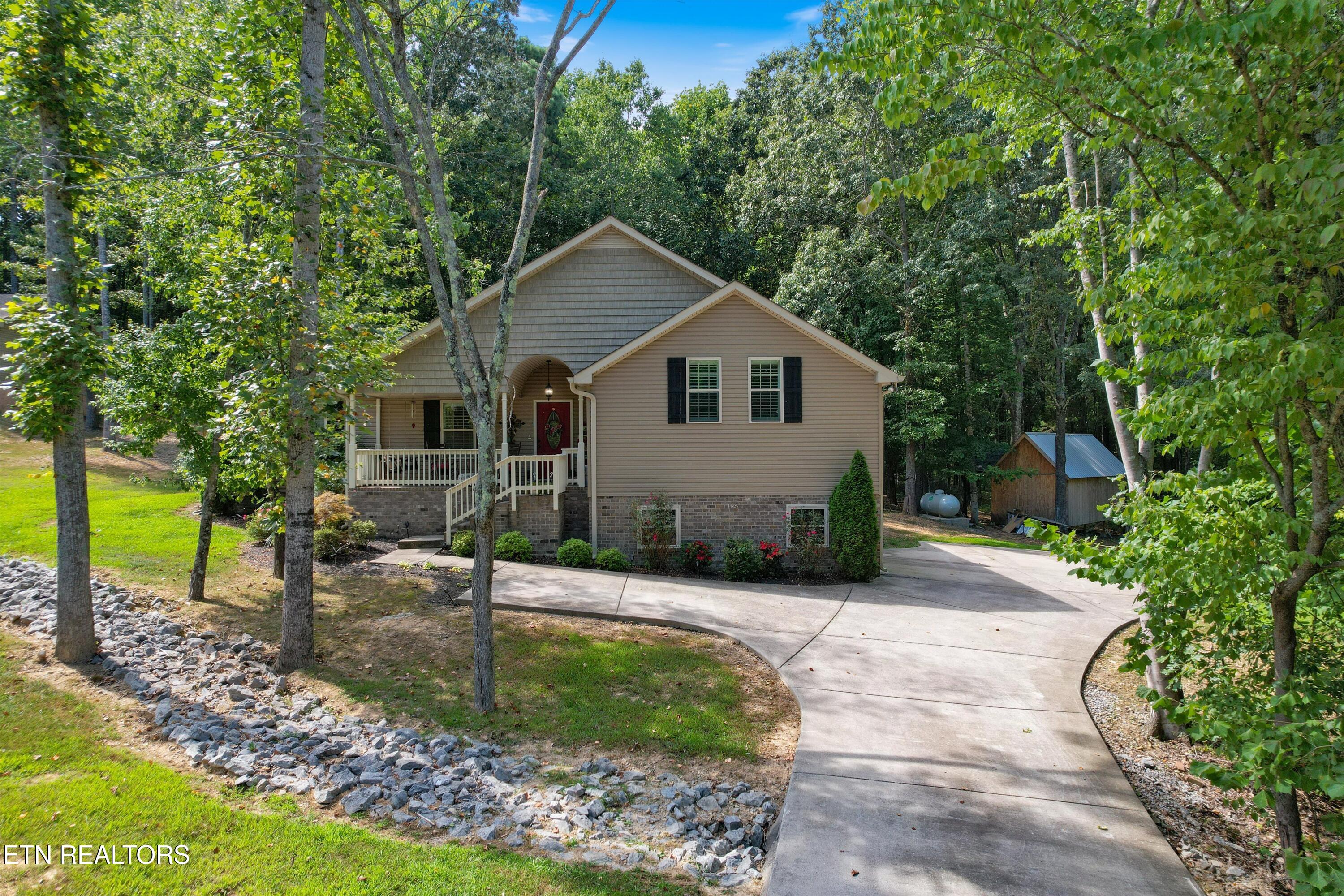 1021 Goldfinch Trail Tr Property Photo 6