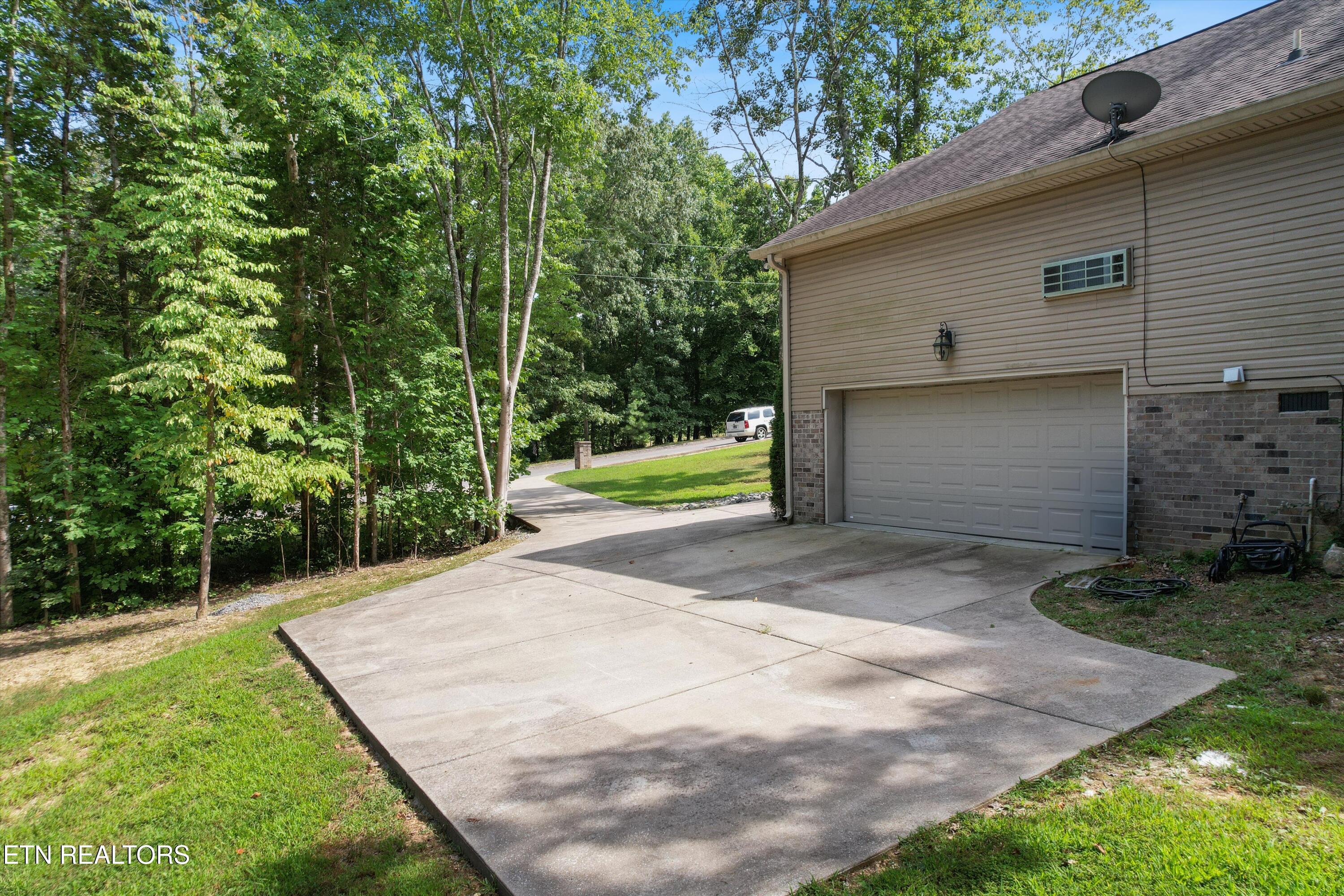 1021 Goldfinch Trail Tr Property Photo 8