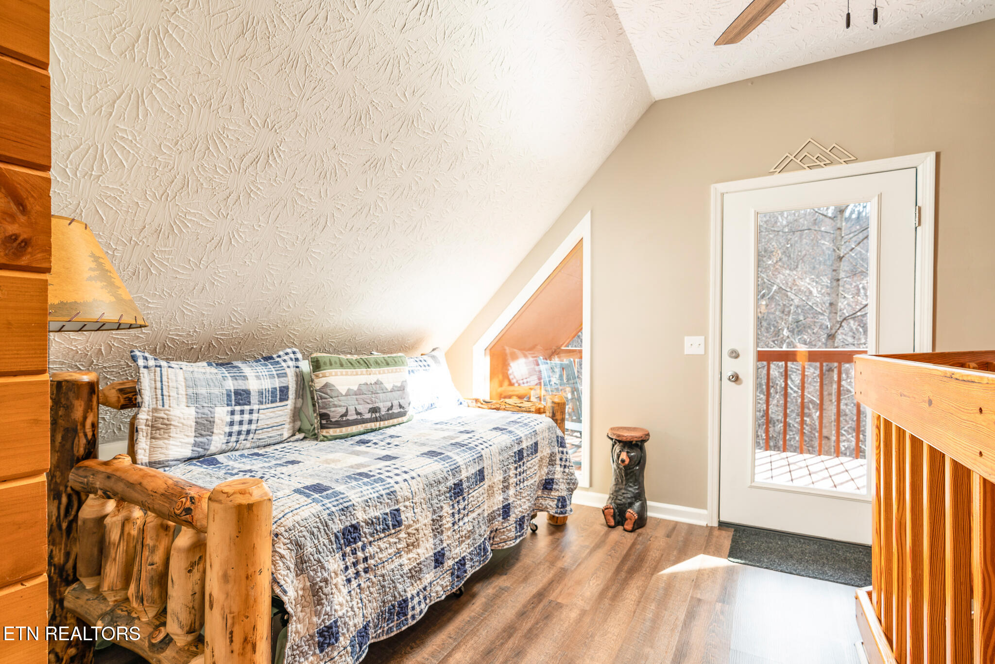 1136 Laddie Buck Lane Property Photo 16