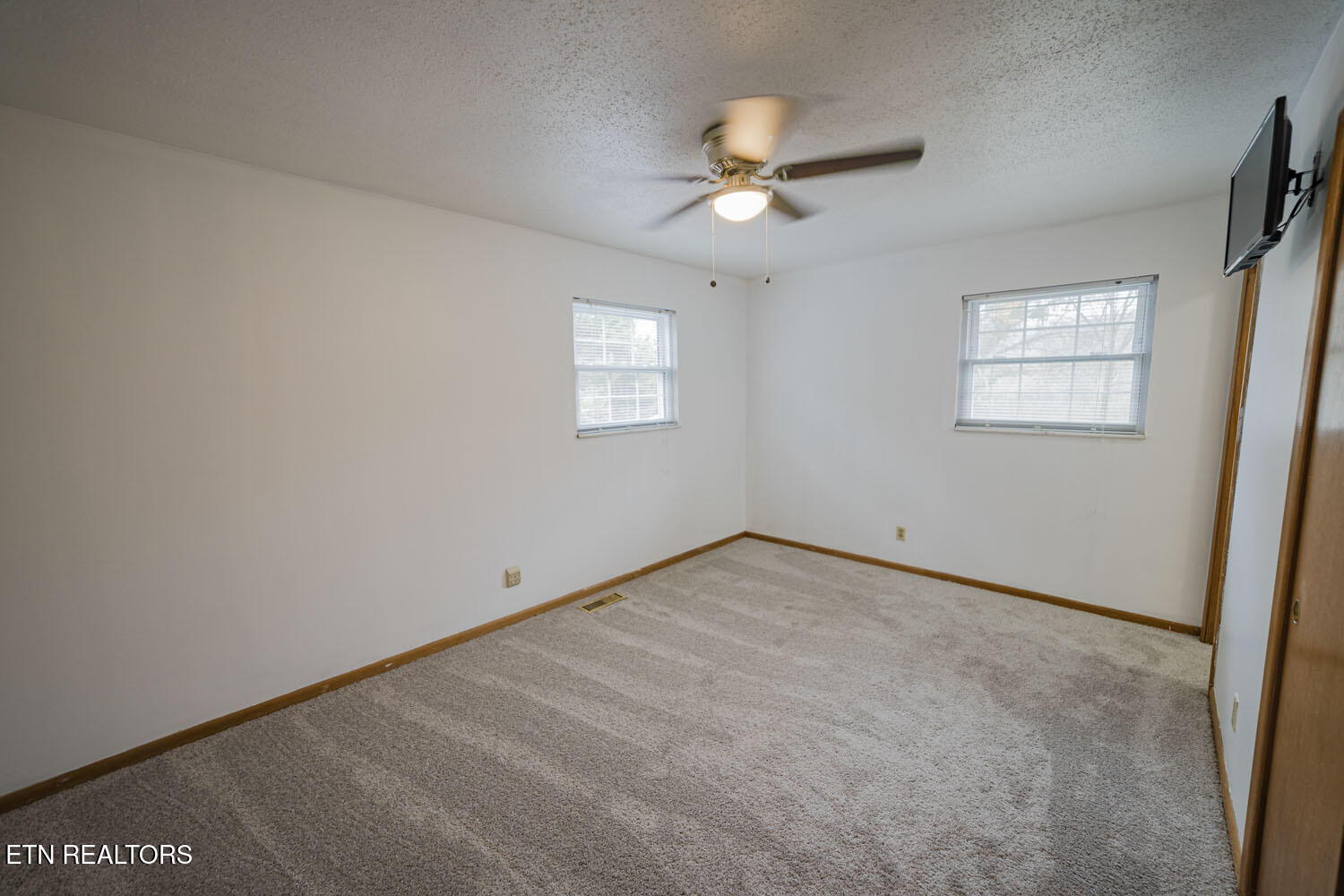 6744 Greenbrook Drive Property Photo 18