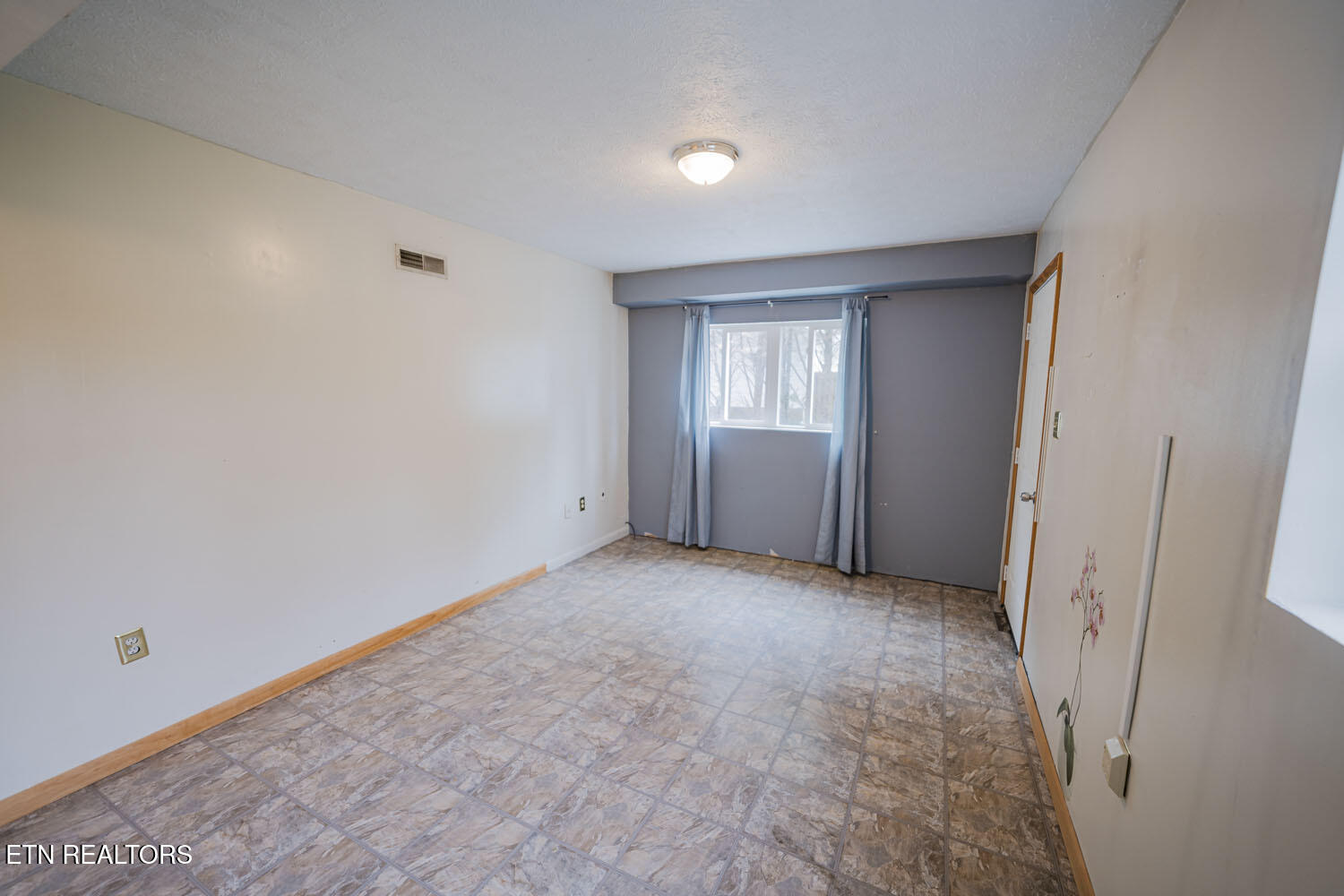 6744 Greenbrook Drive Property Photo 27