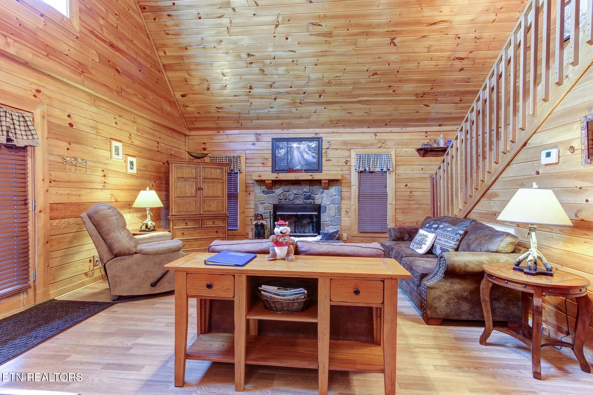 2559 Fleming Way Property Photo 4