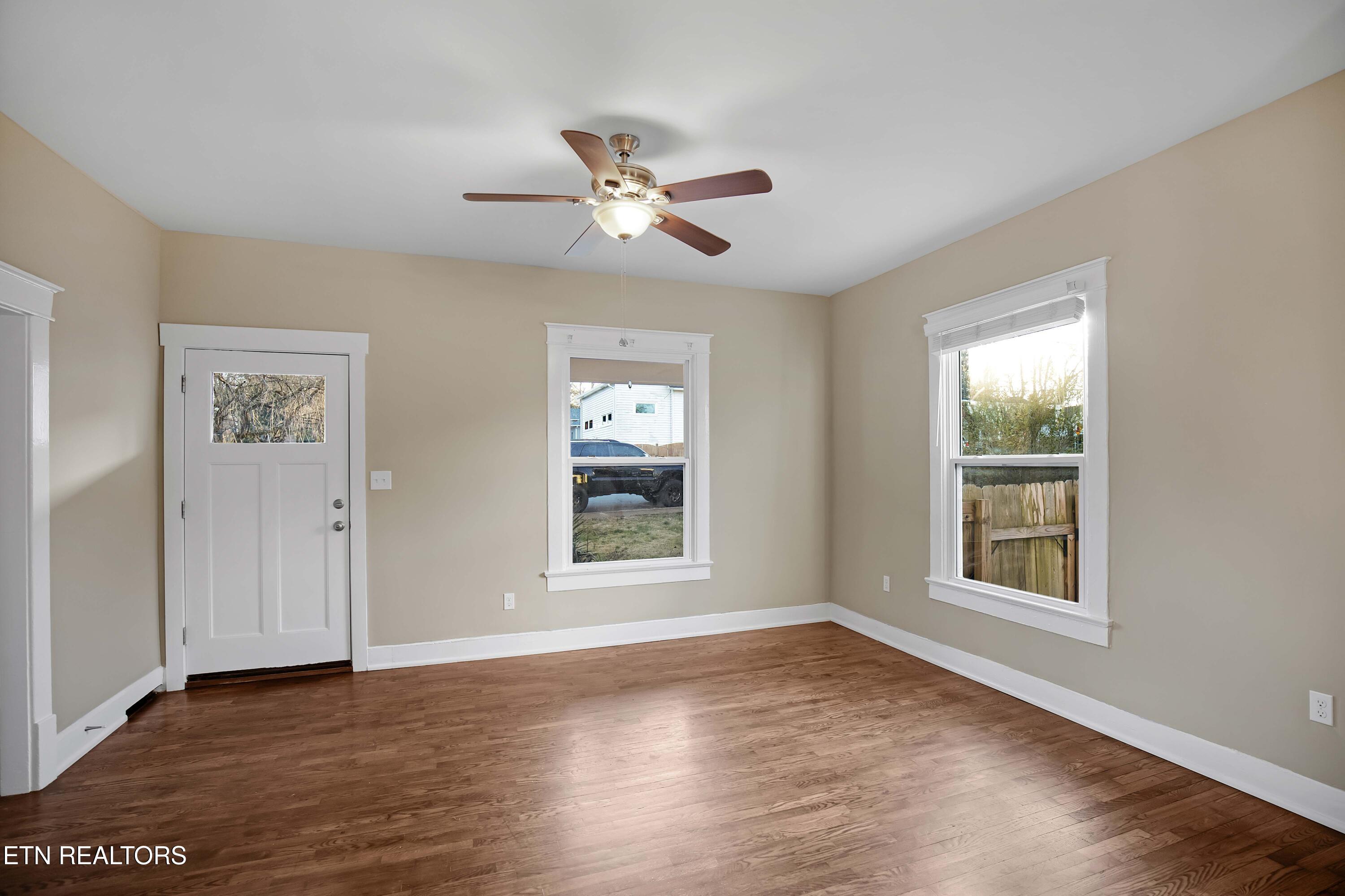 308 Melrose St Property Photo 2