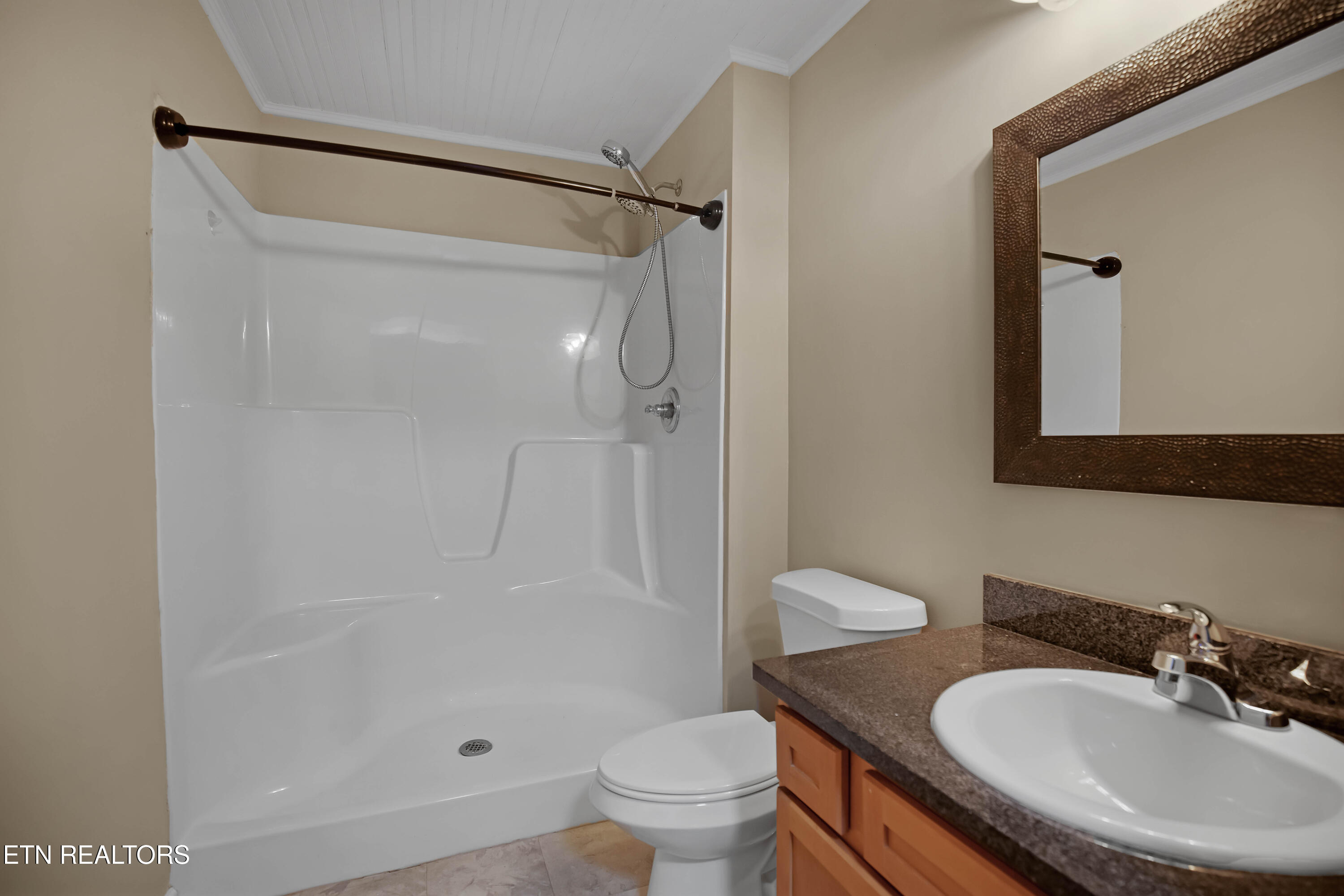 308 Melrose St Property Photo 17