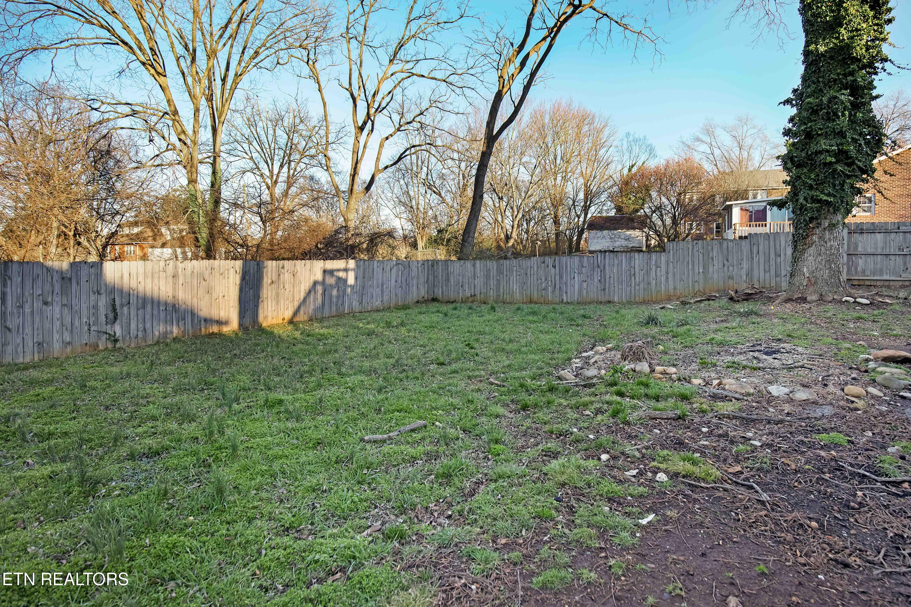 308 Melrose St Property Photo 21