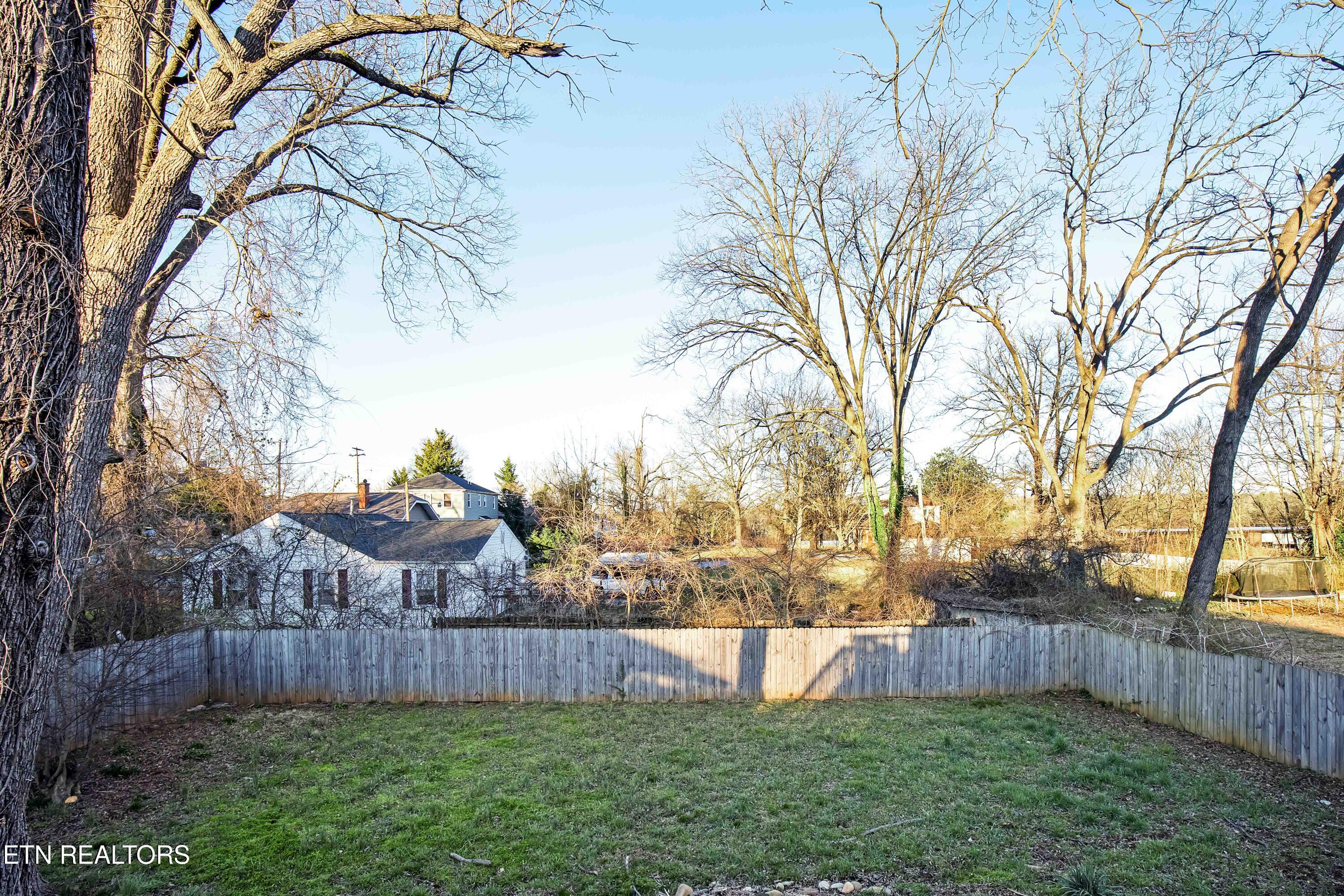 308 Melrose St Property Photo 22