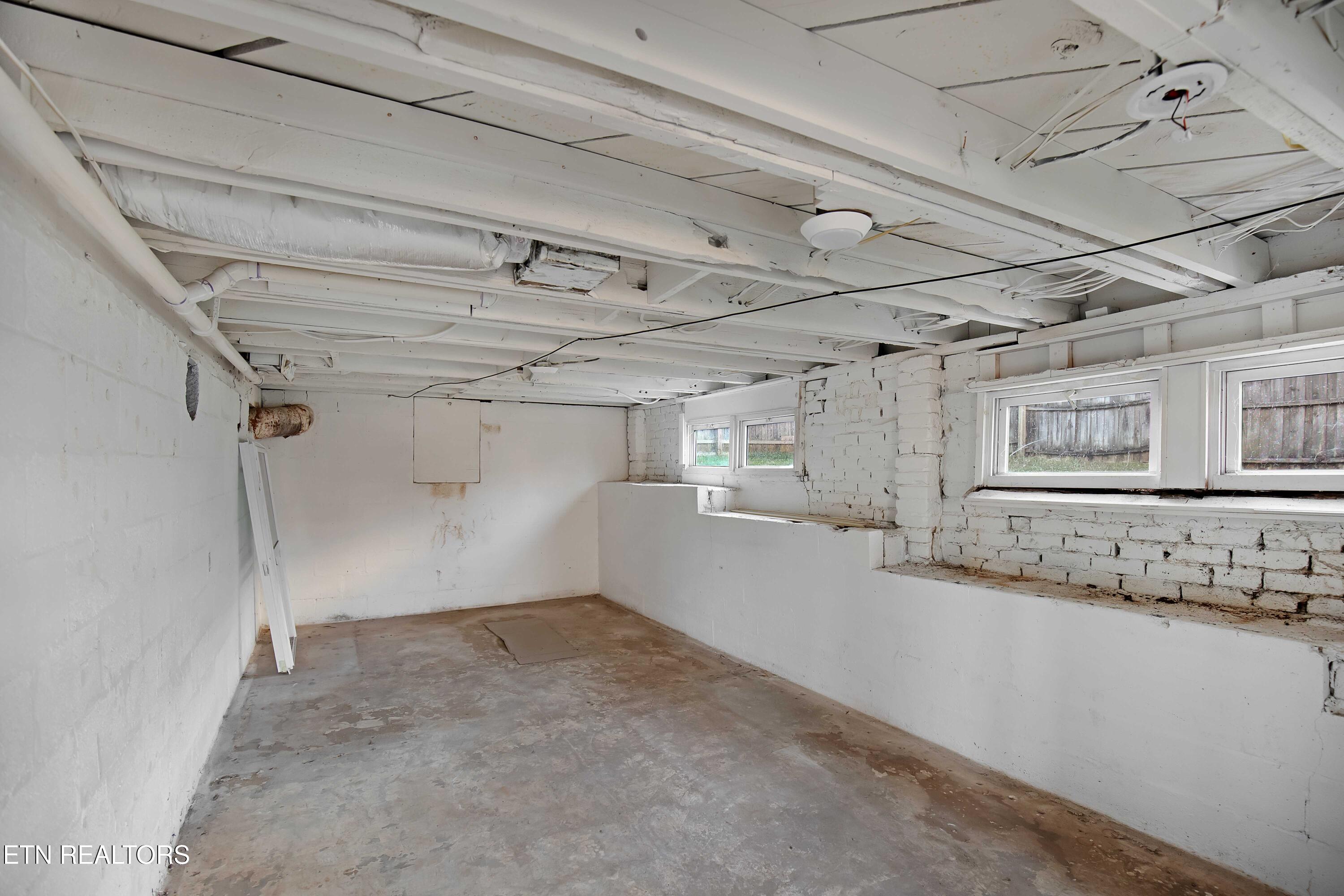 308 Melrose St Property Photo 23